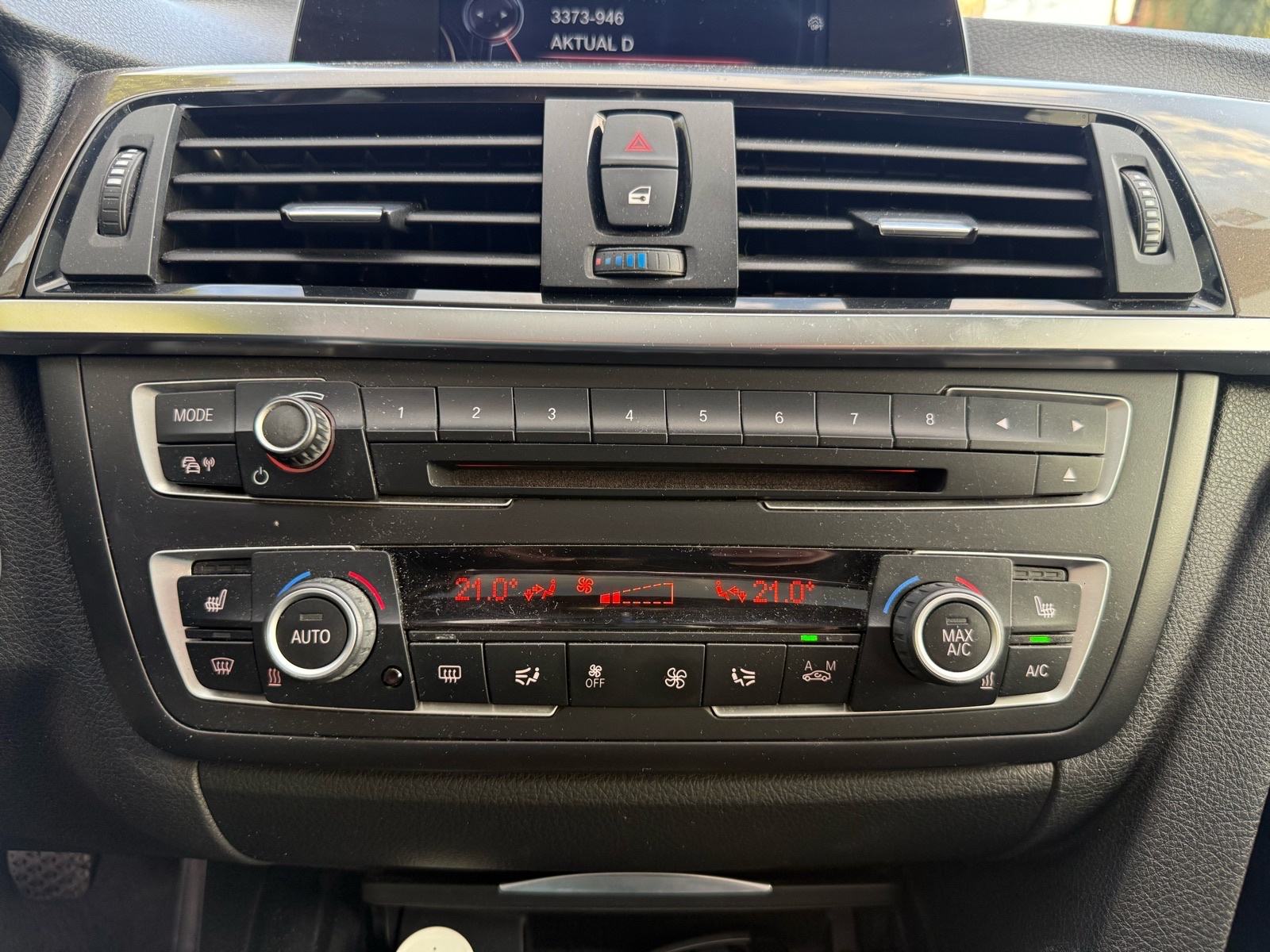 BMW 320d Modern Line-LED-NAVI-TEMP-ALU-PANO-REG 9/26, fotografija 20