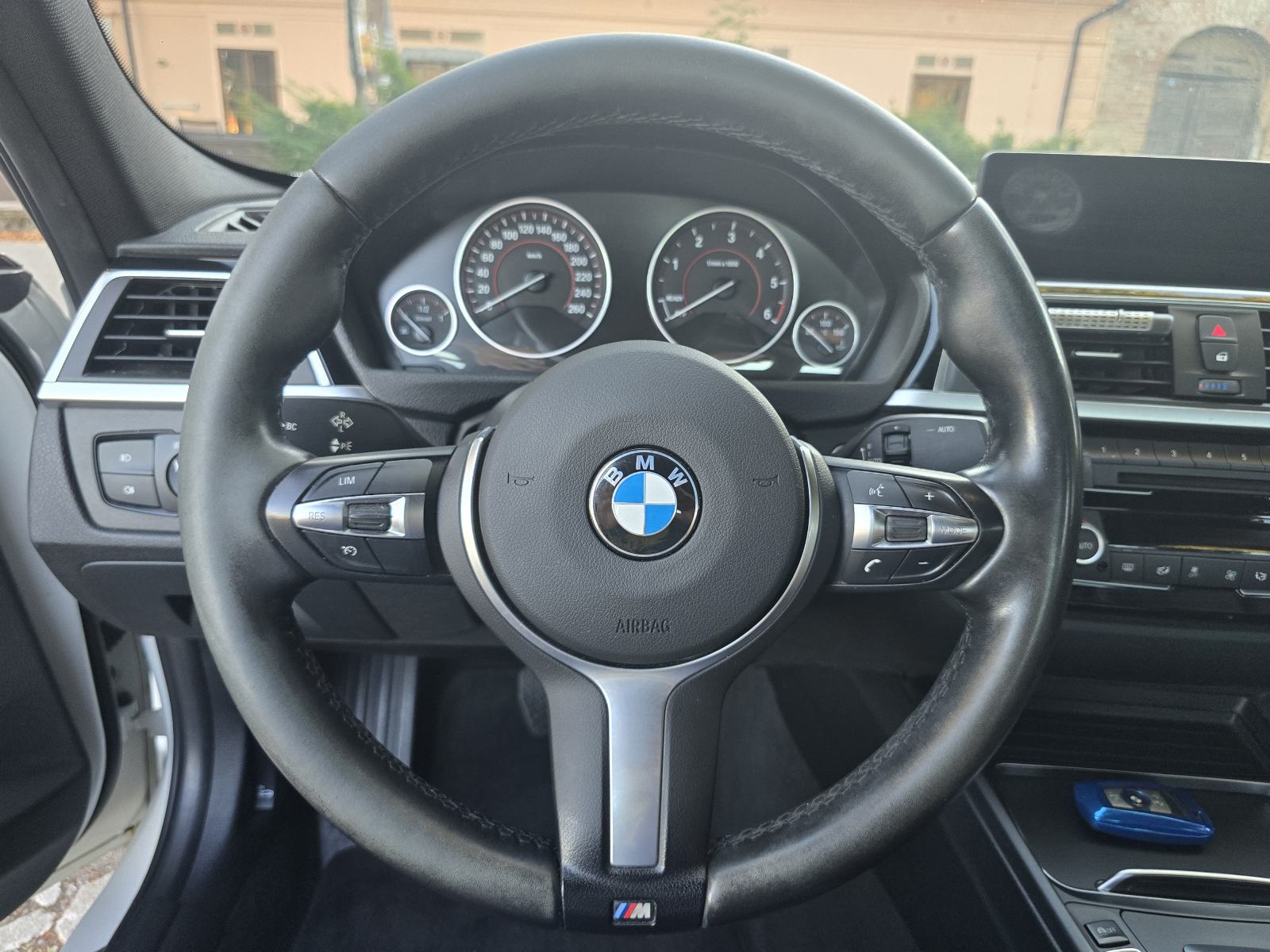 BMW 320d Sportline, fotografija 10