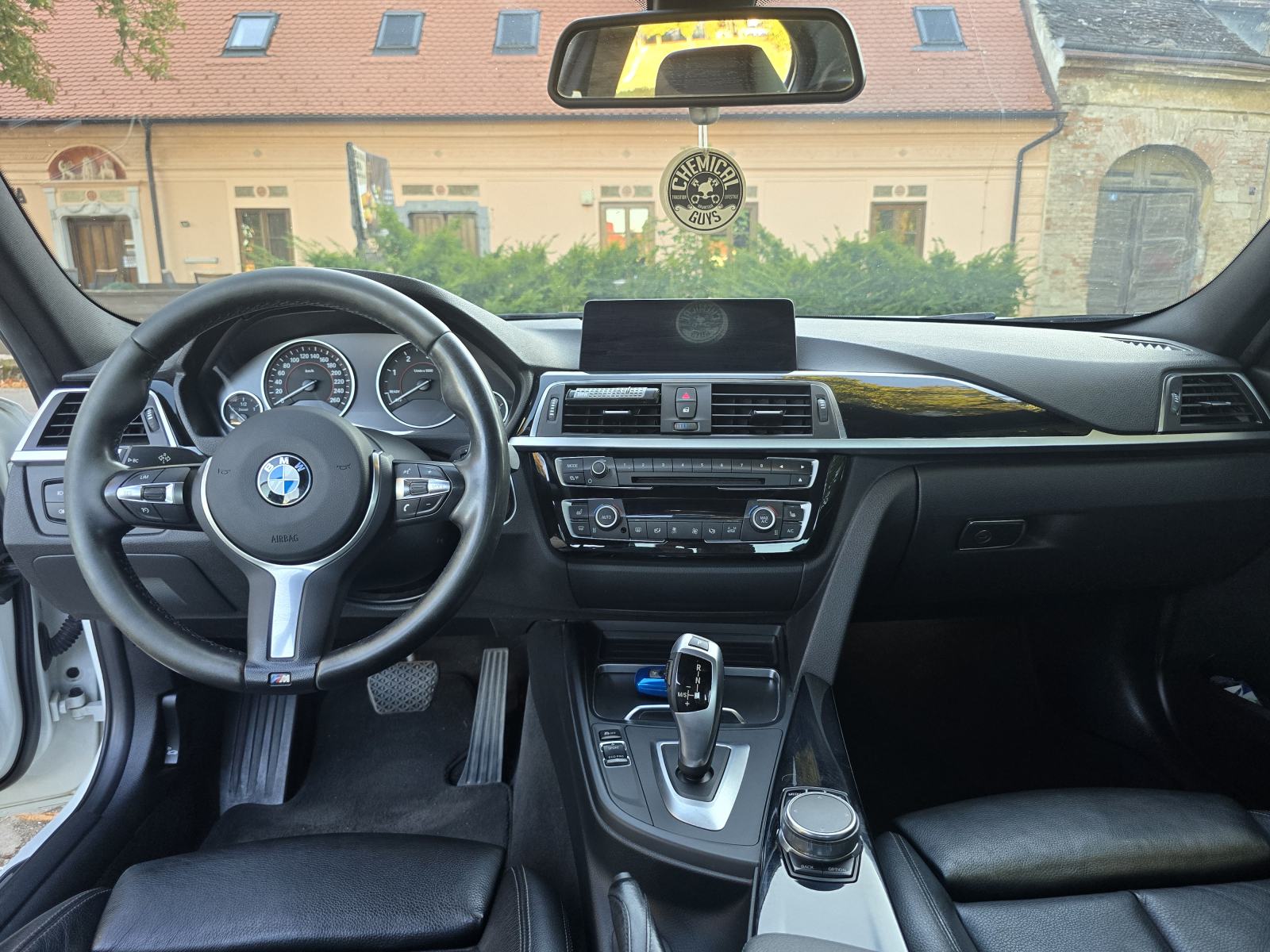 BMW 320d Sportline, fotografija 9