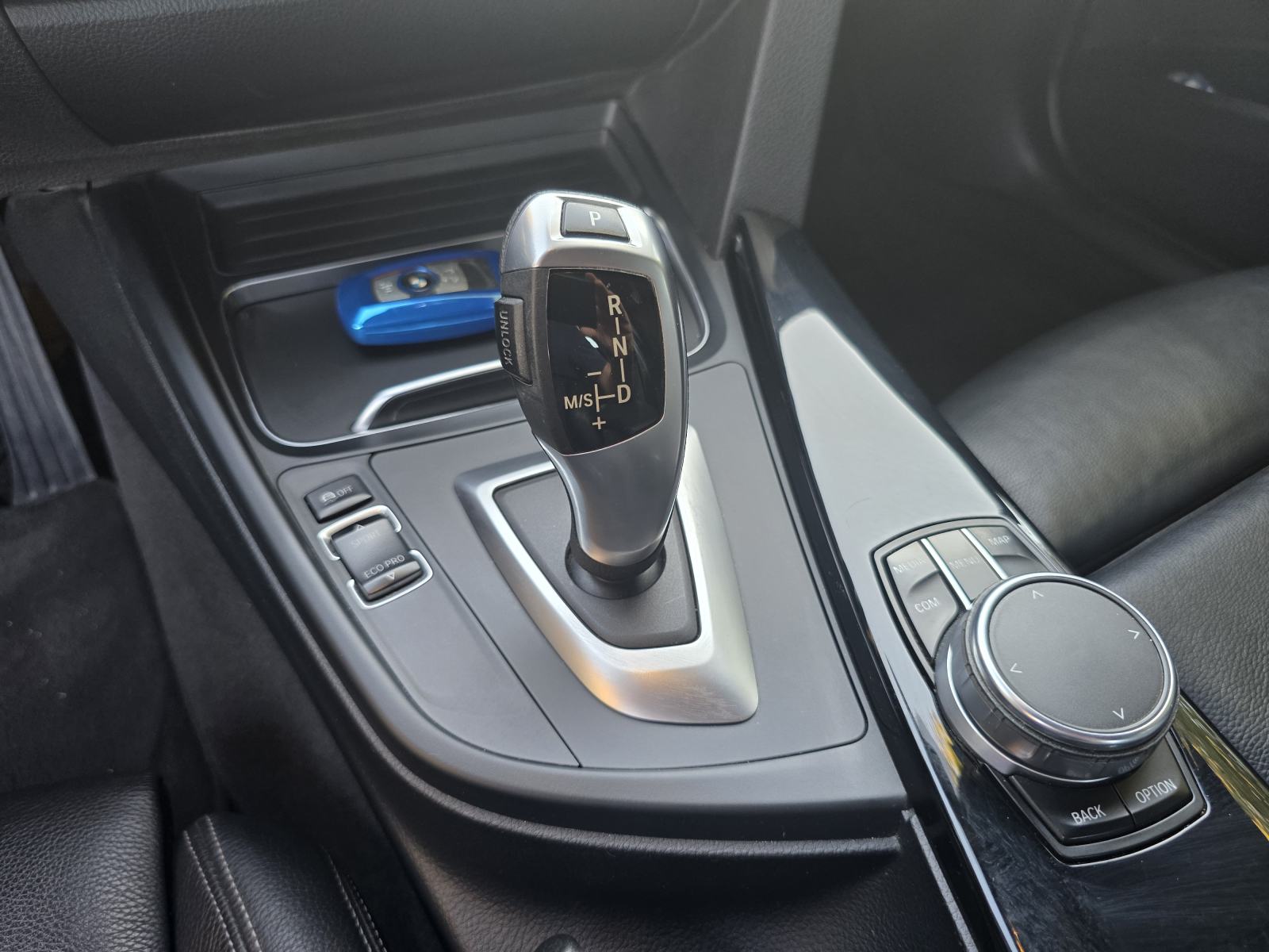 BMW 320d Sportline, fotografija 14