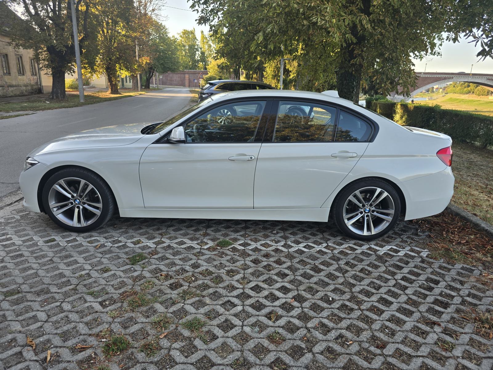 BMW 320d Sportline, fotografija 4