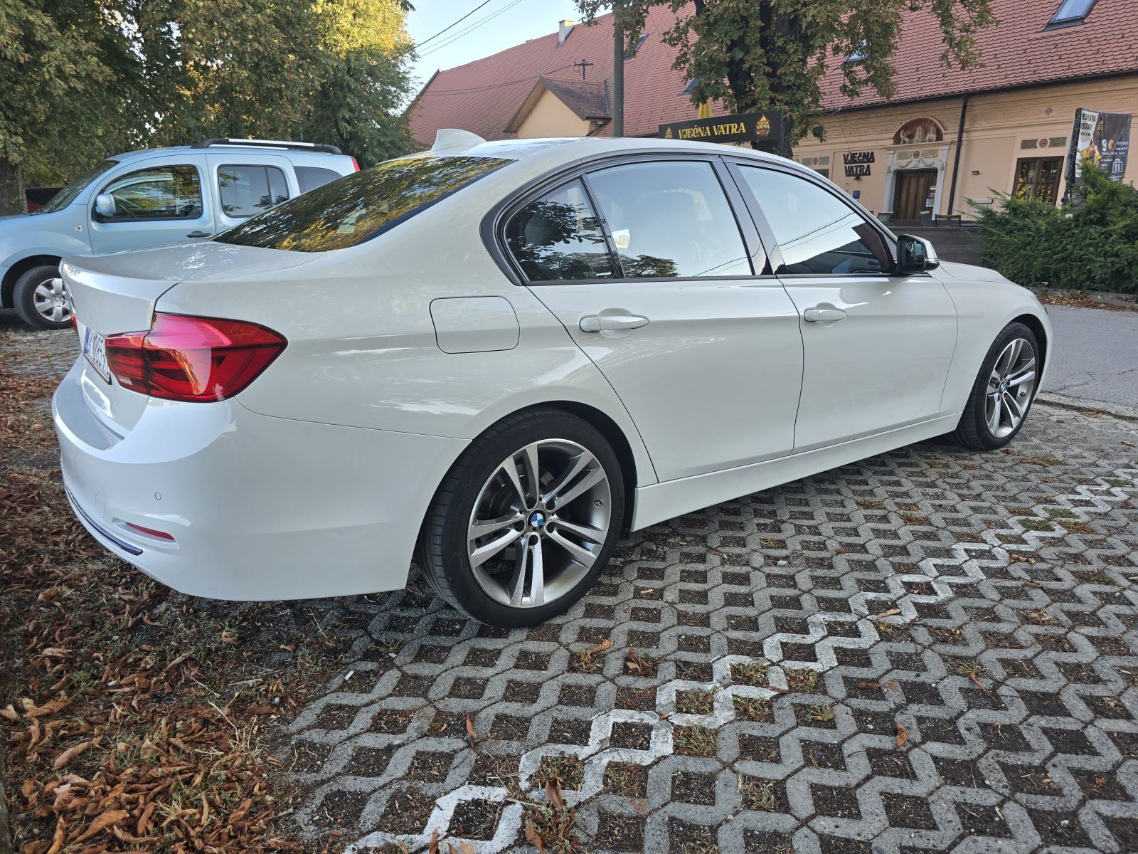 BMW 320d Sportline, fotografija 6