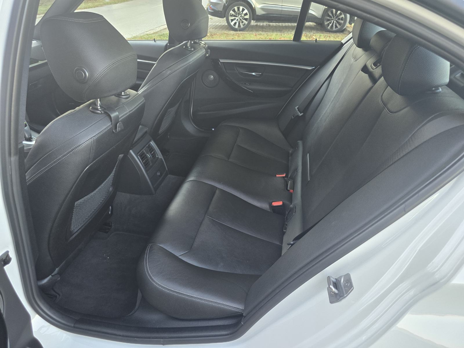 BMW 320d Sportline, fotografija 17