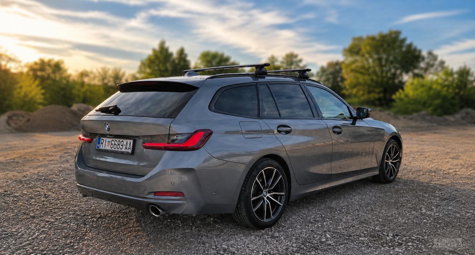 BMW 320d Touring Shadowline Sport 2023, fotografija 3