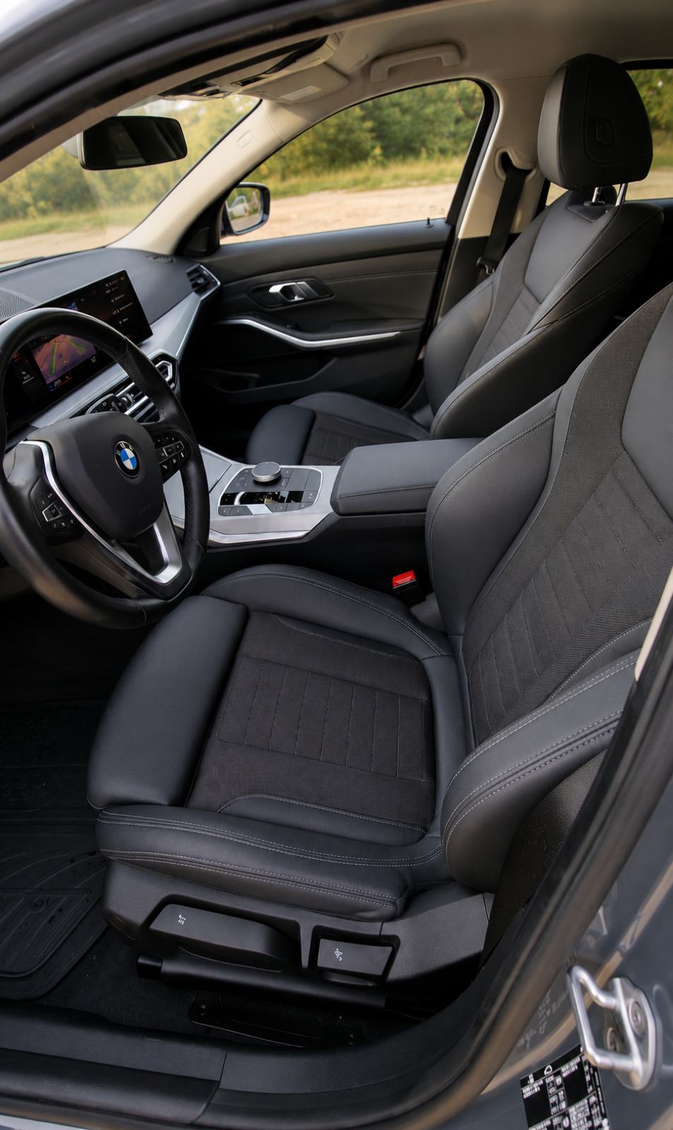 BMW 320d Touring Shadowline Sport 2023, fotografija 9