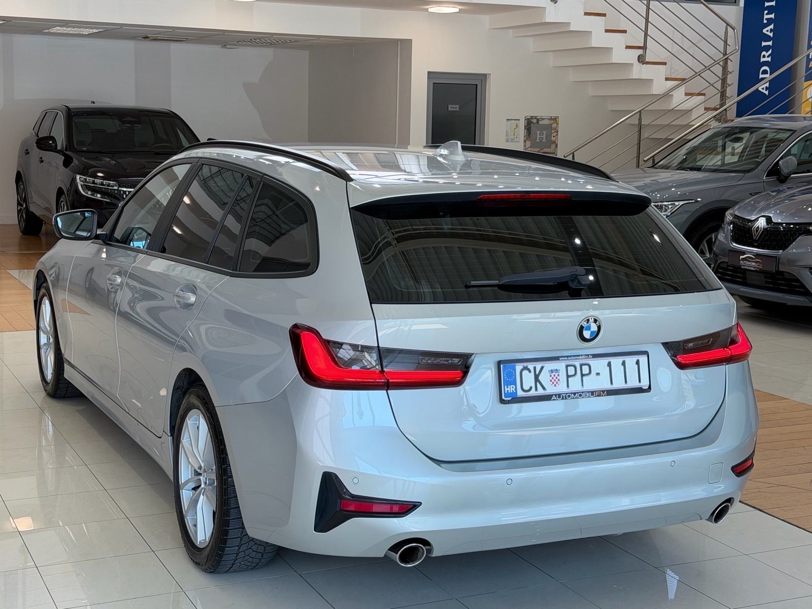 BMW 318d Touring G21 | AUTOMATIK | 2021 | VIRTUAL | LED | JAMSTVO, fotografija 6