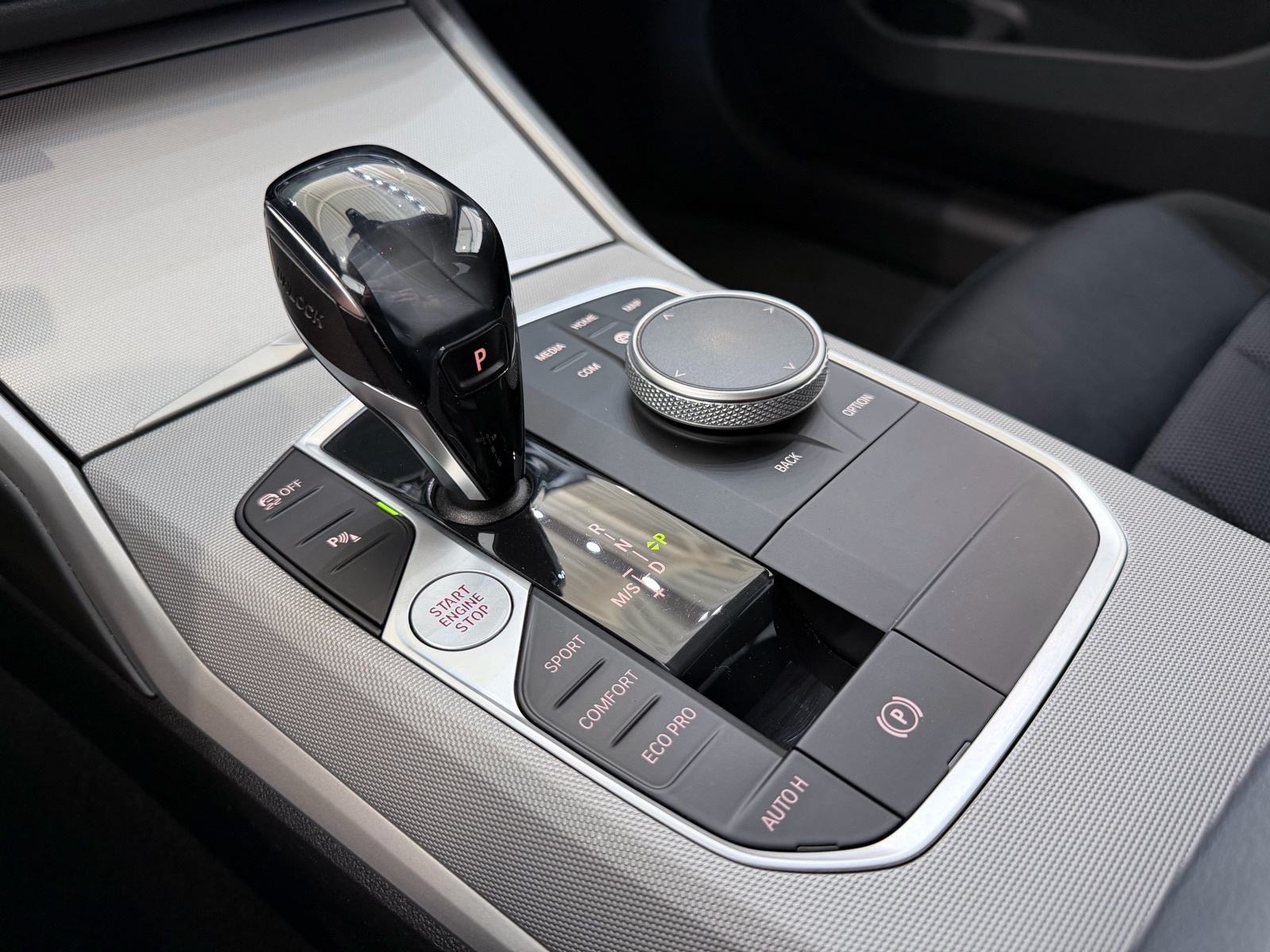 BMW 318d Touring G21 | AUTOMATIK | 2021 | VIRTUAL | LED | JAMSTVO, fotografija 17