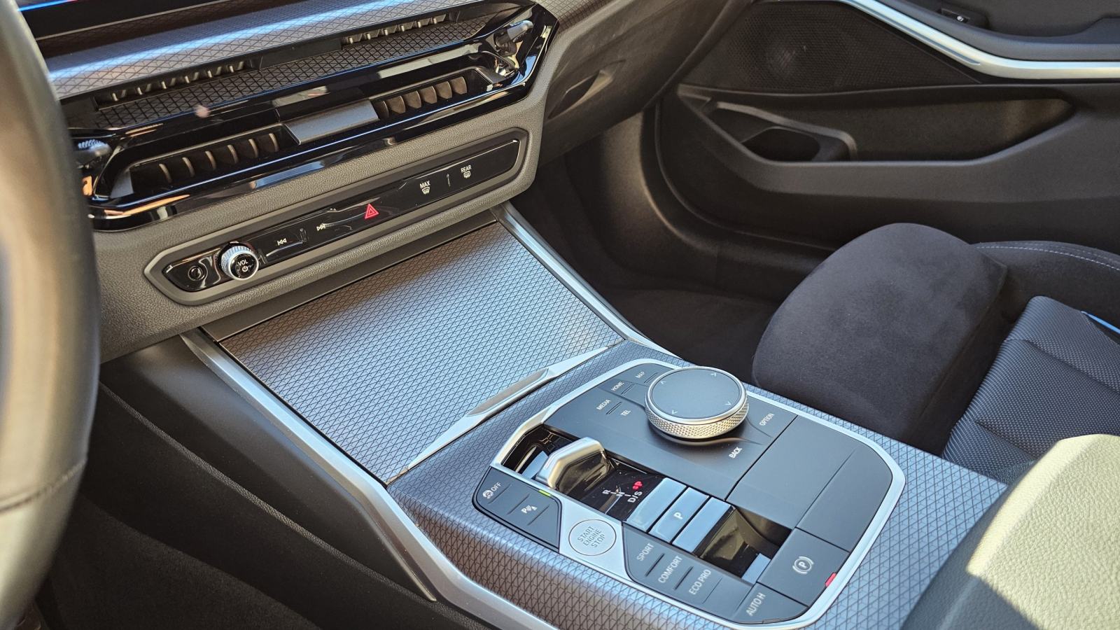 BMW 320D TOURING M-SPORT 2024 SERVISNA TVORNIČKO JAMSTVO, fotografija 13