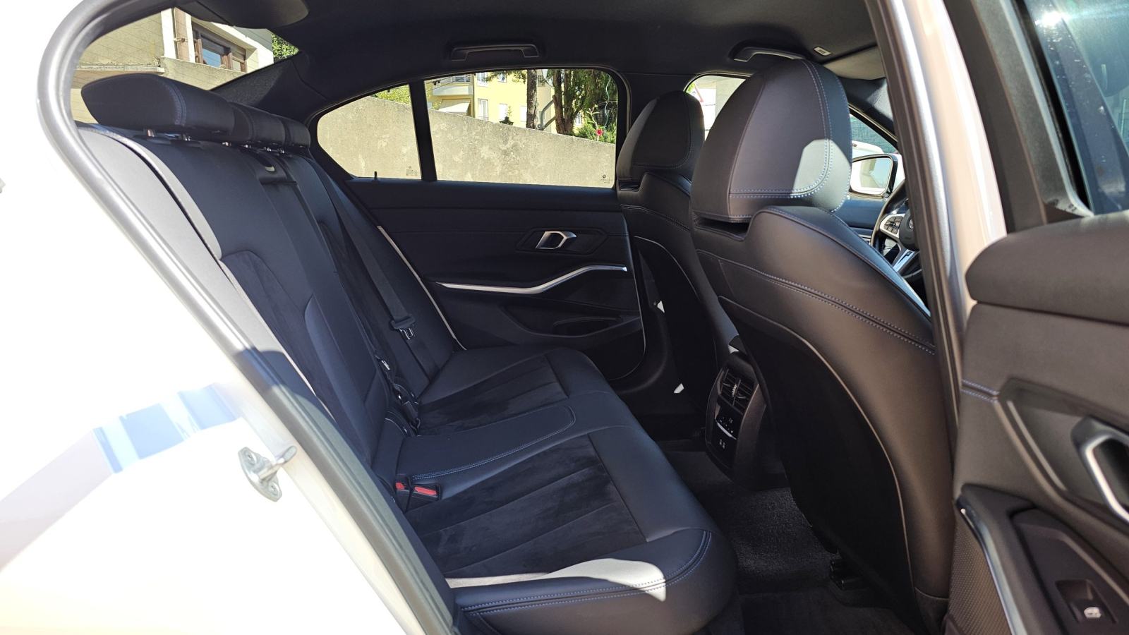 BMW 320D X-DRIVE 2024 M-SPORT LCI SERVISNA JAMSTVO, fotografija 16