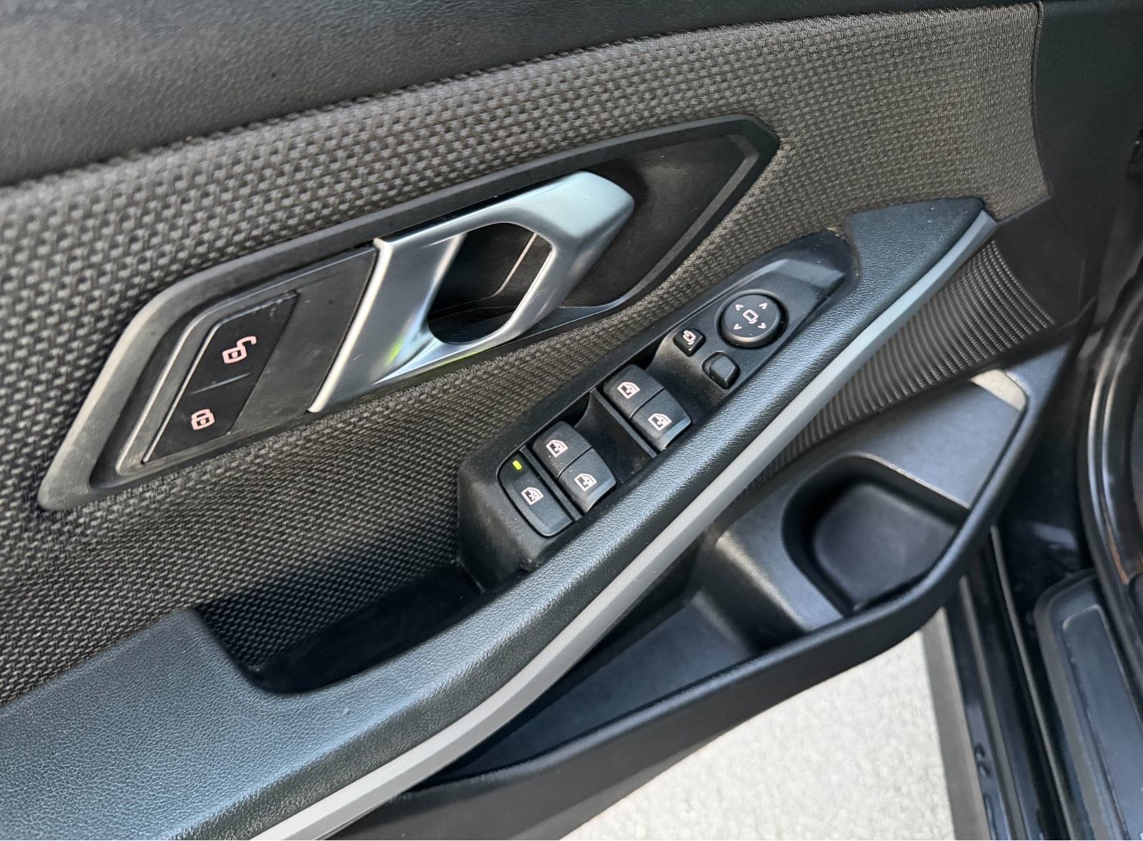 BMW 320i M G20 Shadowline sa Šiberom, fotografija 20