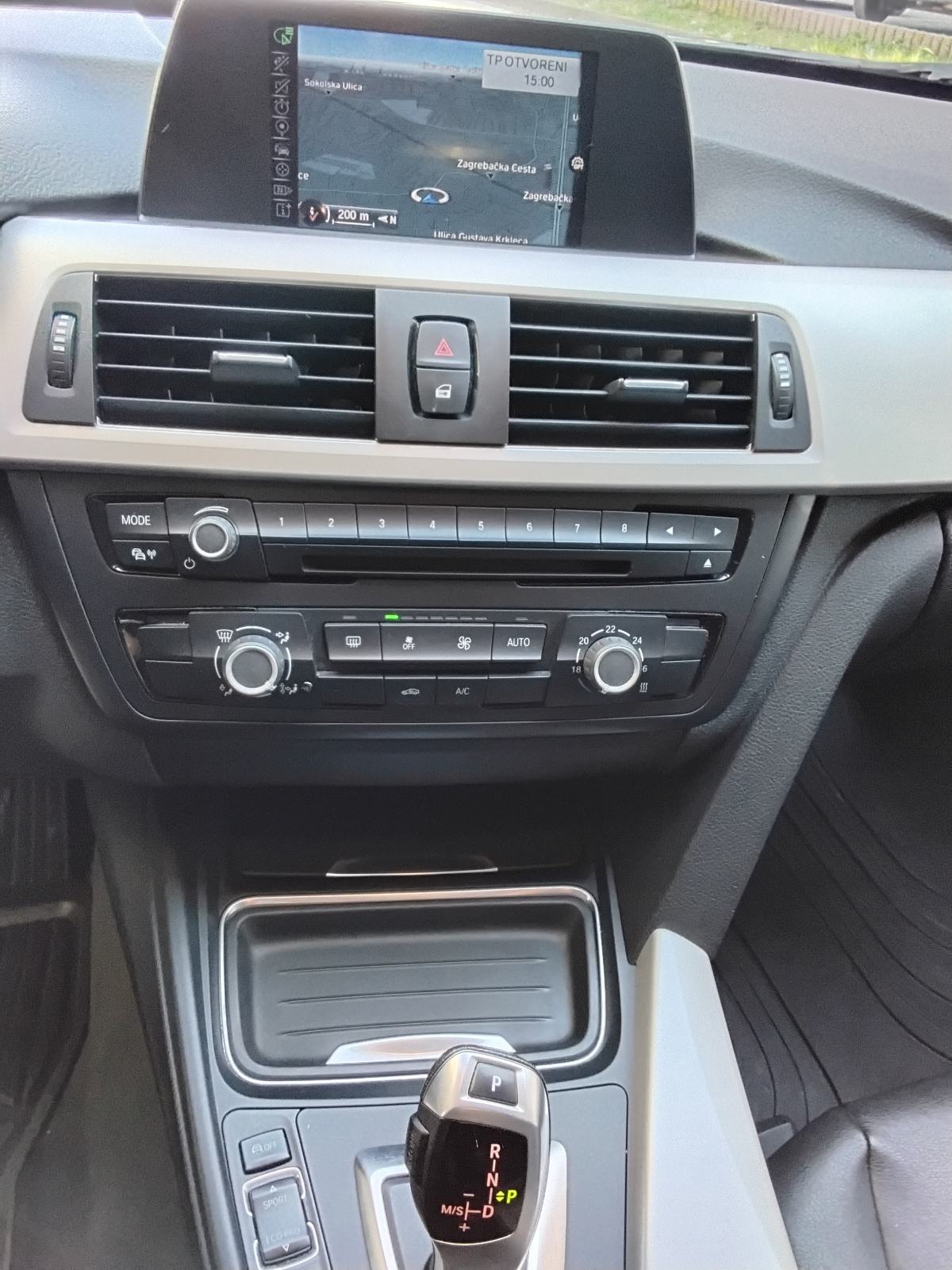 BMW 320xd automatik Xdrive IZVRSNO STANJE 185KS LED,NAVI,ALU,KOŽA,REG., fotografija 12