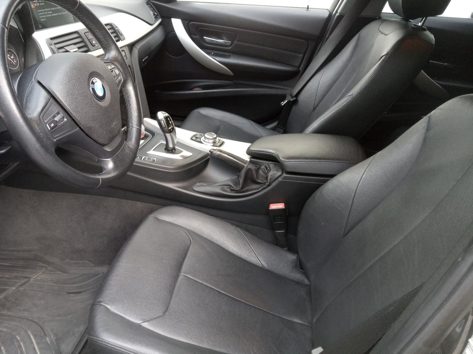 BMW 320xd automatik Xdrive IZVRSNO STANJE 185KS LED,NAVI,ALU,KOŽA,REG., fotografija 14