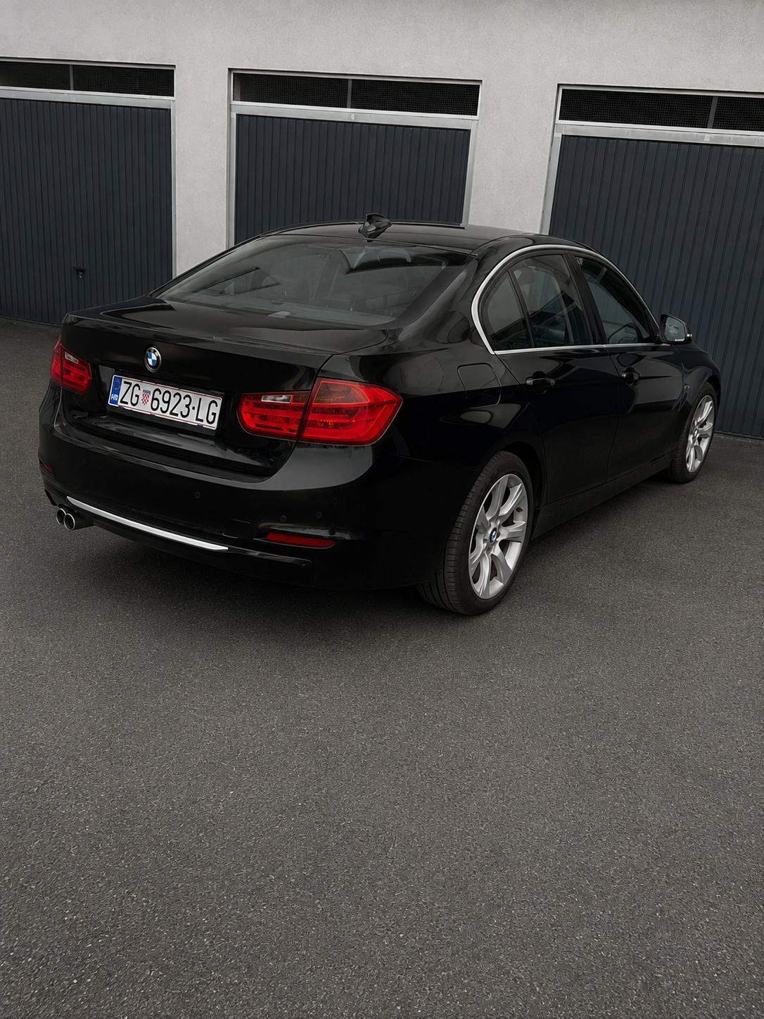 BMW 330D MODERN AUTOMATIK 2015 SERVISNA ODLIČAN POVOLJNO, fotografija 5