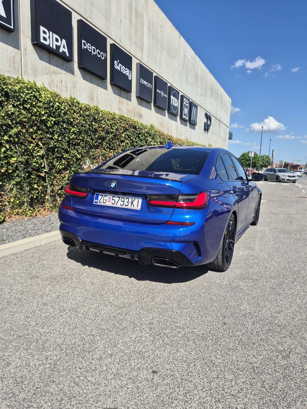 BMW 330i M sport *LASER*HUD*ACC*PANO*VIRTUAL*KEYLESS, fotografija 5