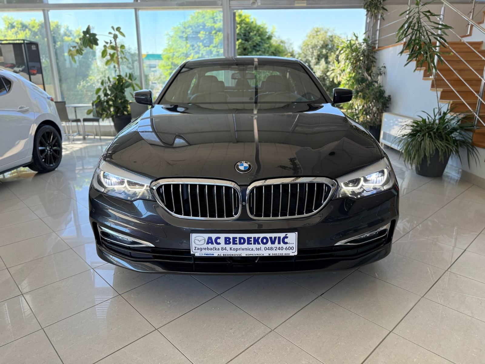 BMW 5 530d Xdrive✅️LUXURY✅️NAVI✅️KAMERA✅️SERVISNA ALU 19 TOP STANJE, fotografija 2