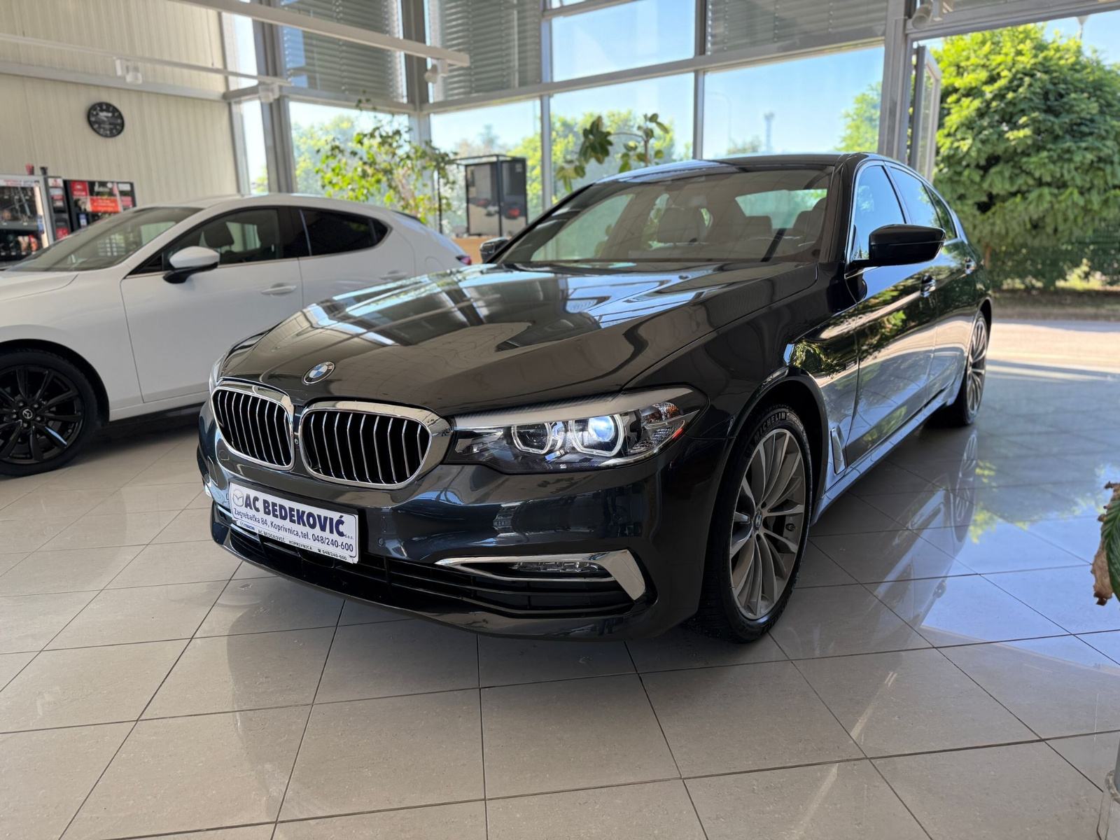 BMW 5 530d Xdrive✅️LUXURY✅️NAVI✅️KAMERA✅️SERVISNA ALU 19 TOP STANJE, fotografija 3