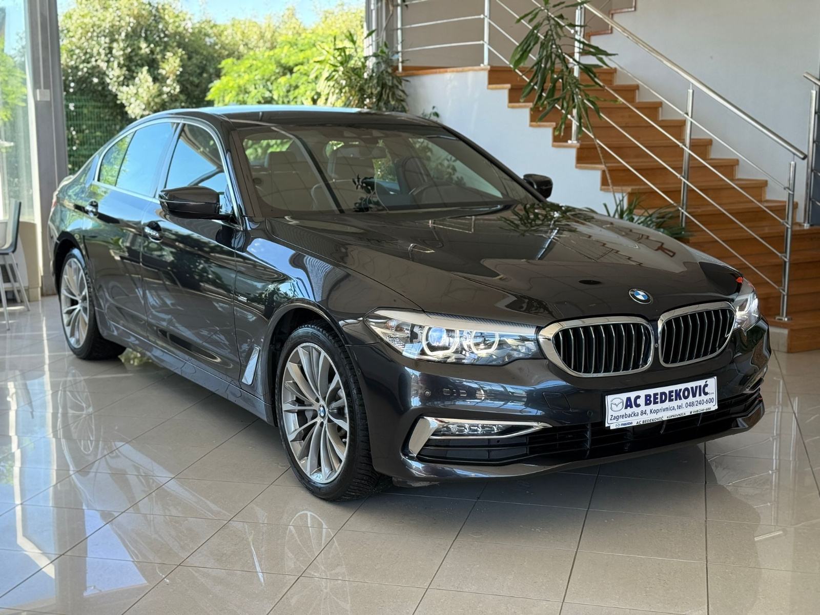 BMW 5 530d Xdrive✅️LUXURY✅️NAVI✅️KAMERA✅️SERVISNA ALU 19 TOP STANJE, fotografija 1