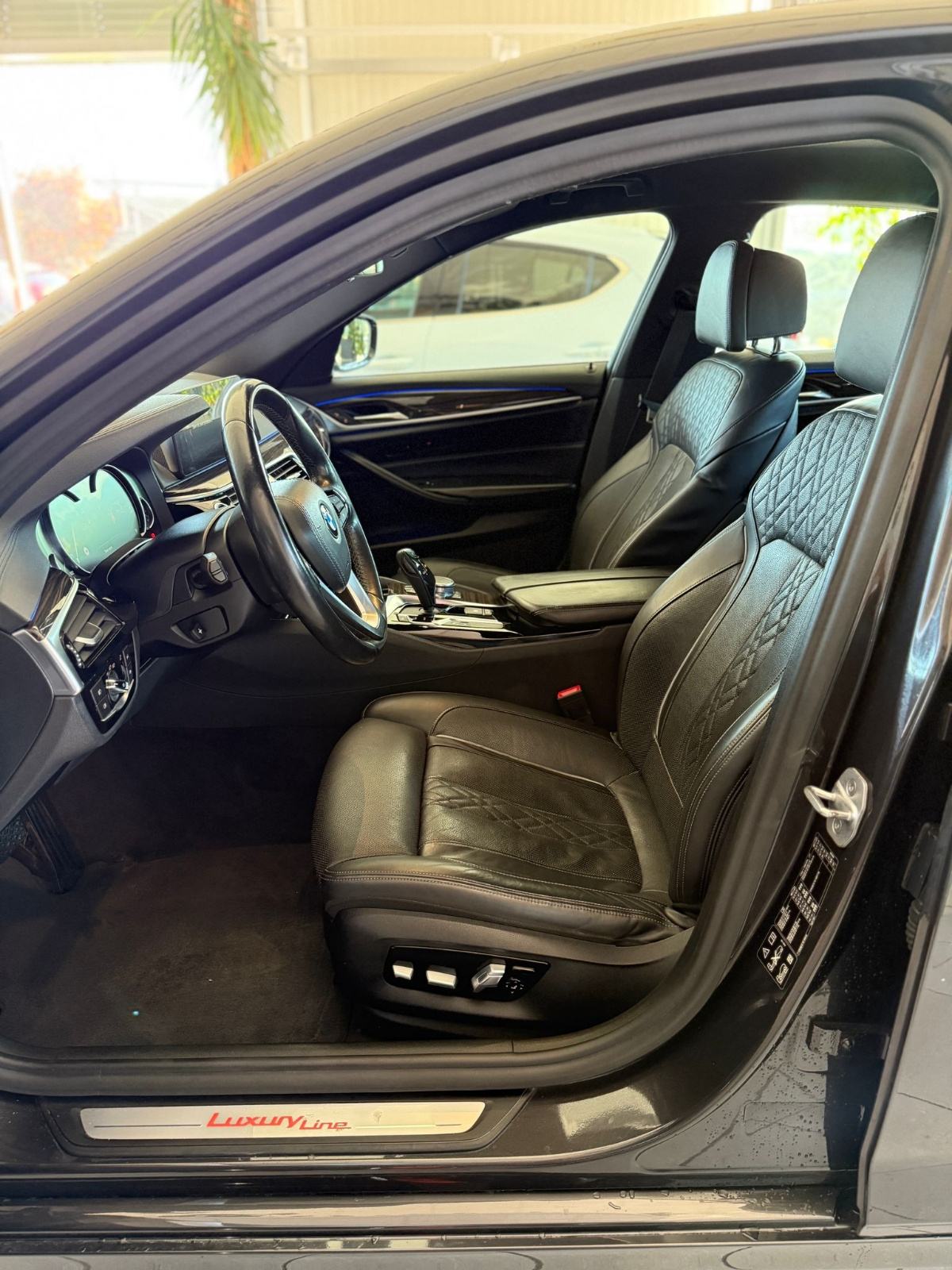 BMW 5 530d Xdrive✅️LUXURY✅️NAVI✅️KAMERA✅️SERVISNA ALU 19 TOP STANJE, fotografija 10