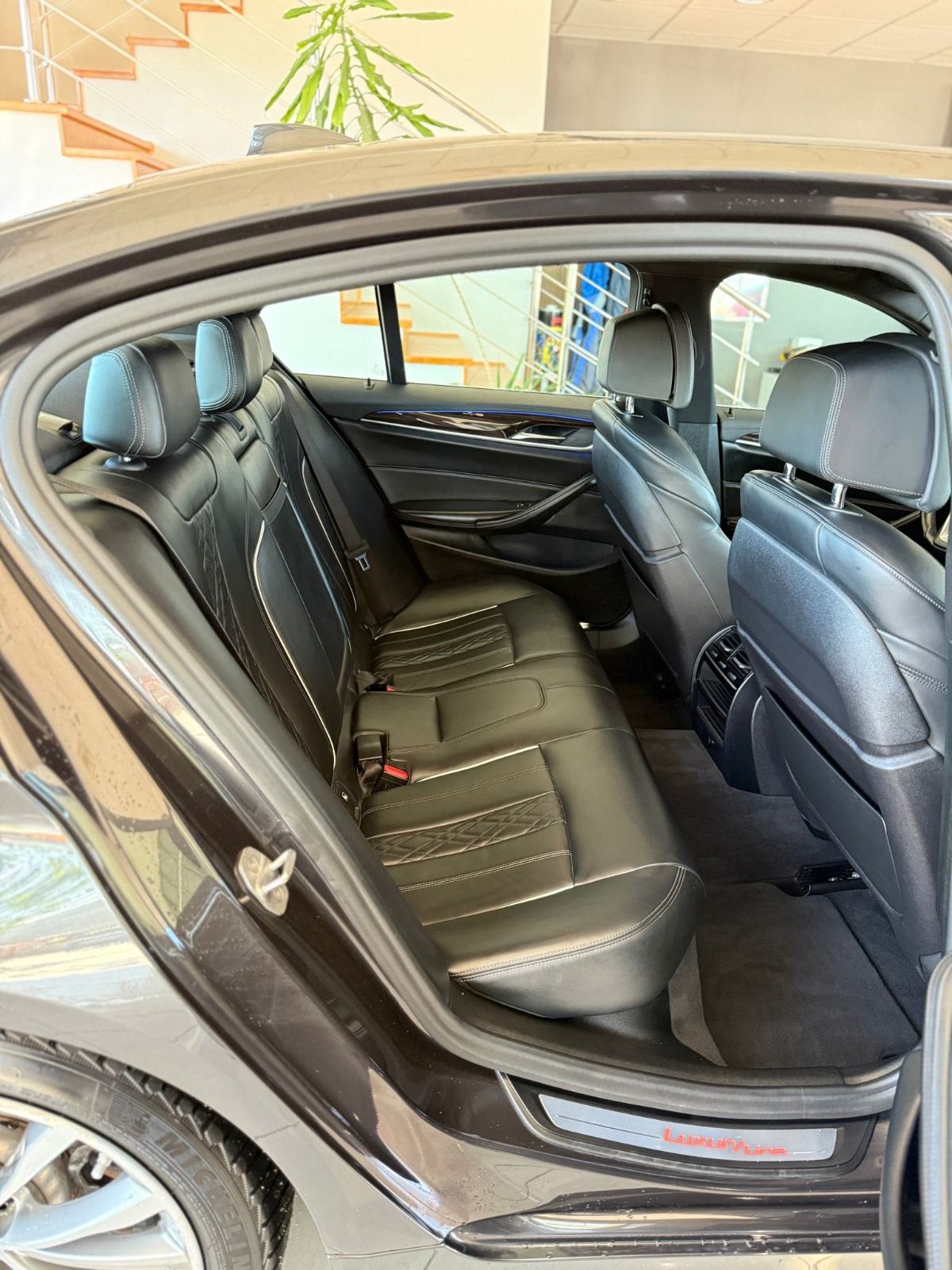 BMW 5 530d Xdrive✅️LUXURY✅️NAVI✅️KAMERA✅️SERVISNA ALU 19 TOP STANJE, fotografija 13