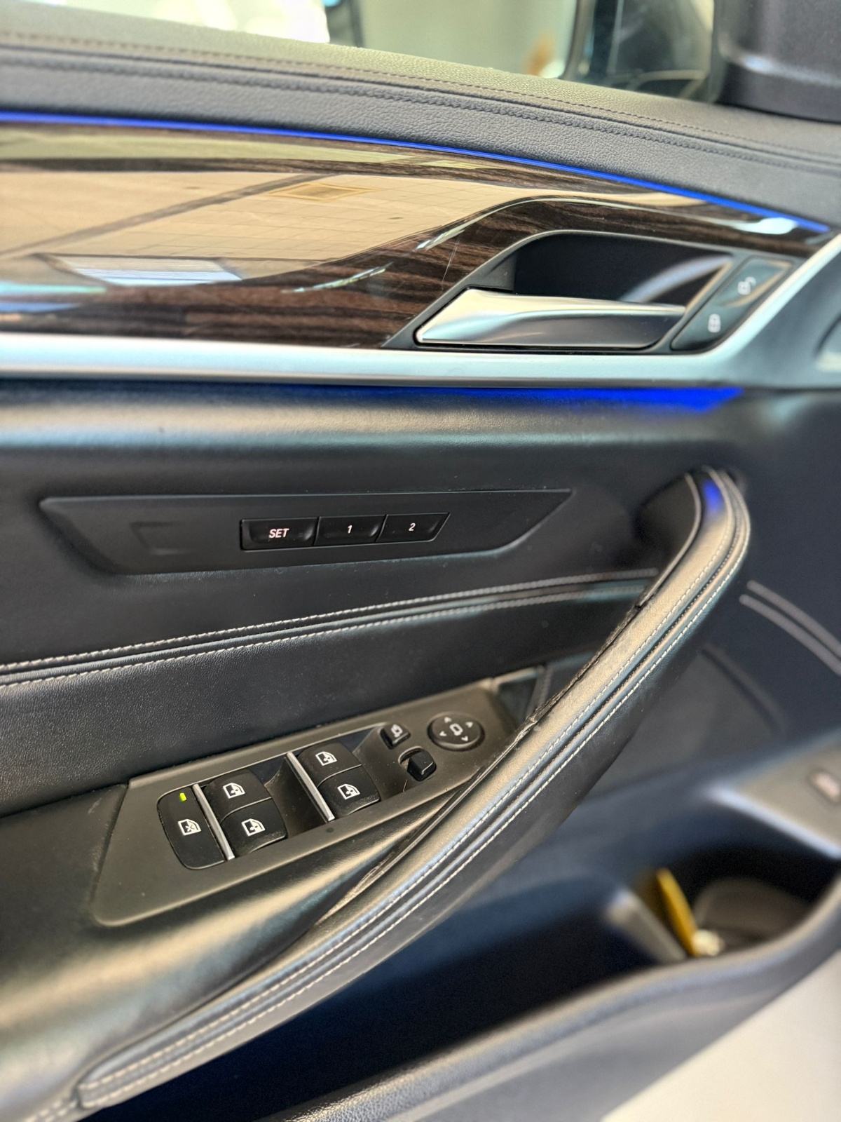 BMW 5 530d Xdrive✅️LUXURY✅️NAVI✅️KAMERA✅️SERVISNA ALU 19 TOP STANJE, fotografija 16