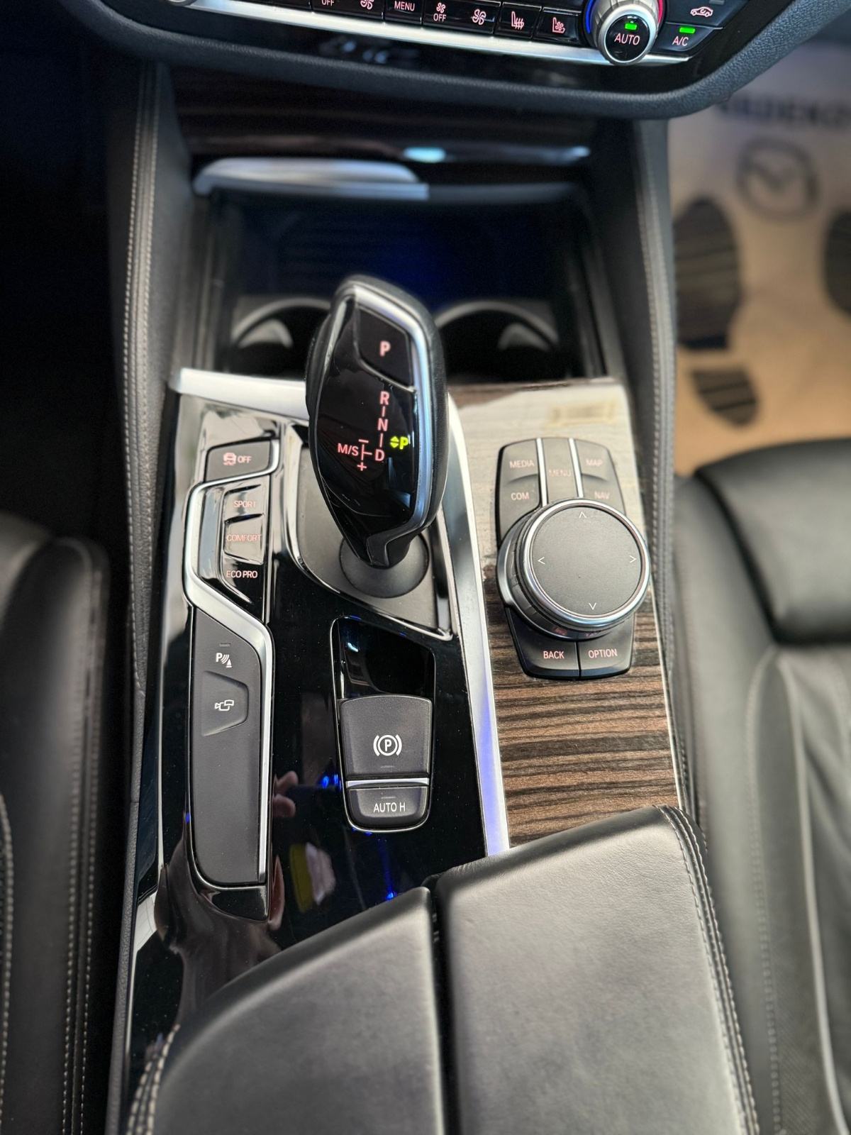 BMW 5 530d Xdrive✅️LUXURY✅️NAVI✅️KAMERA✅️SERVISNA ALU 19 TOP STANJE, fotografija 17