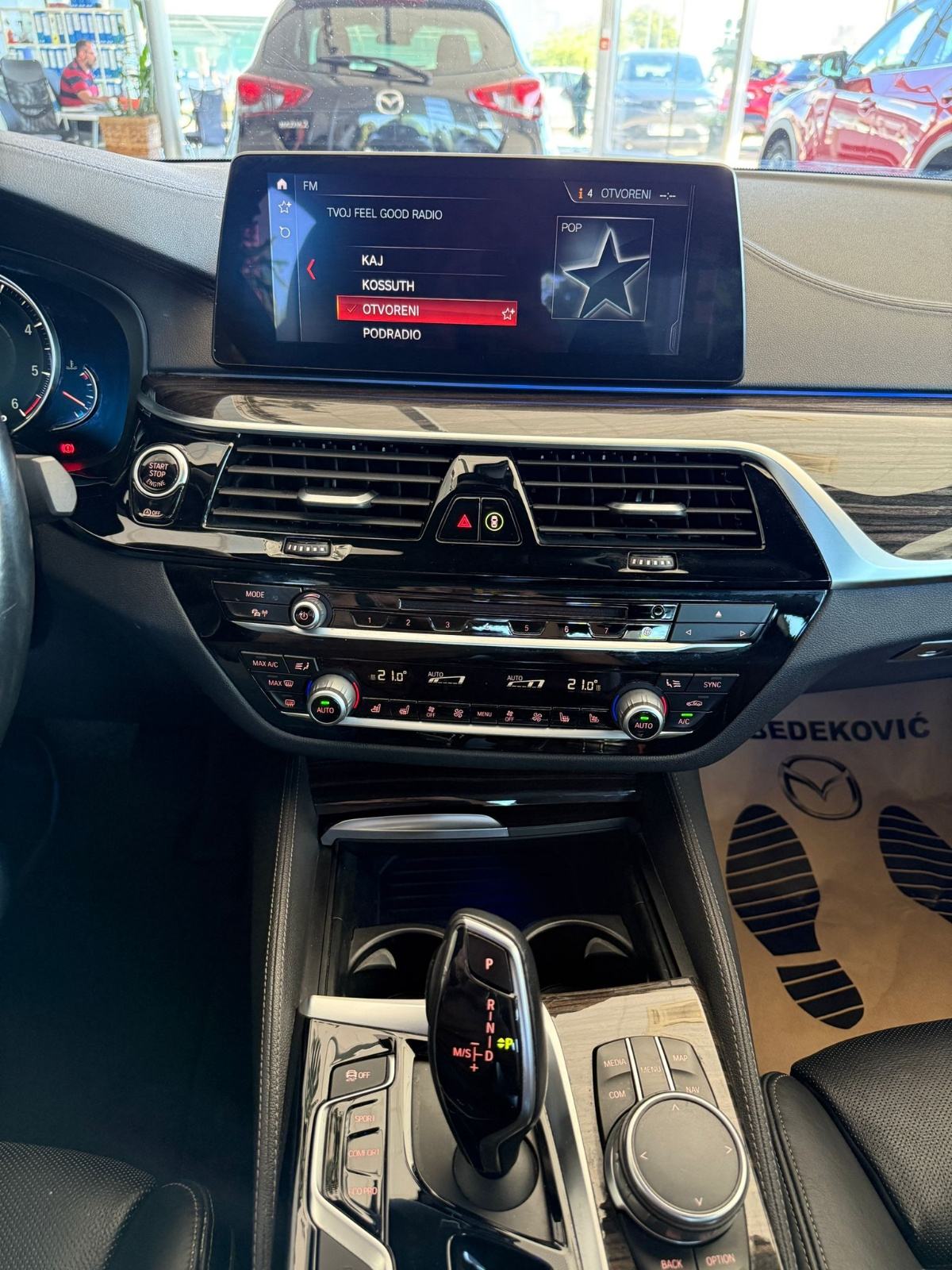 BMW 5 530d Xdrive✅️LUXURY✅️NAVI✅️KAMERA✅️SERVISNA ALU 19 TOP STANJE, fotografija 20