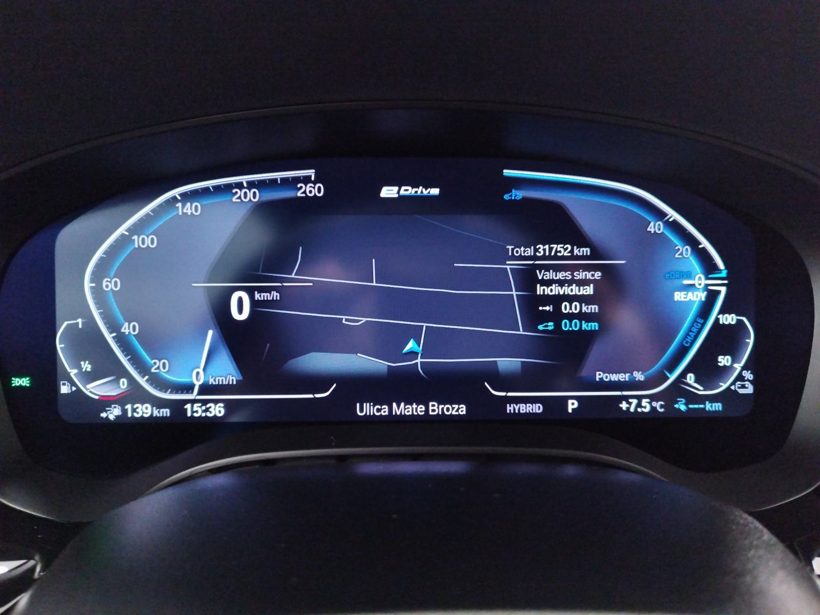 BMW 5 G30 530e xDrive *** M paket *** Hybrid ***, fotografija 9