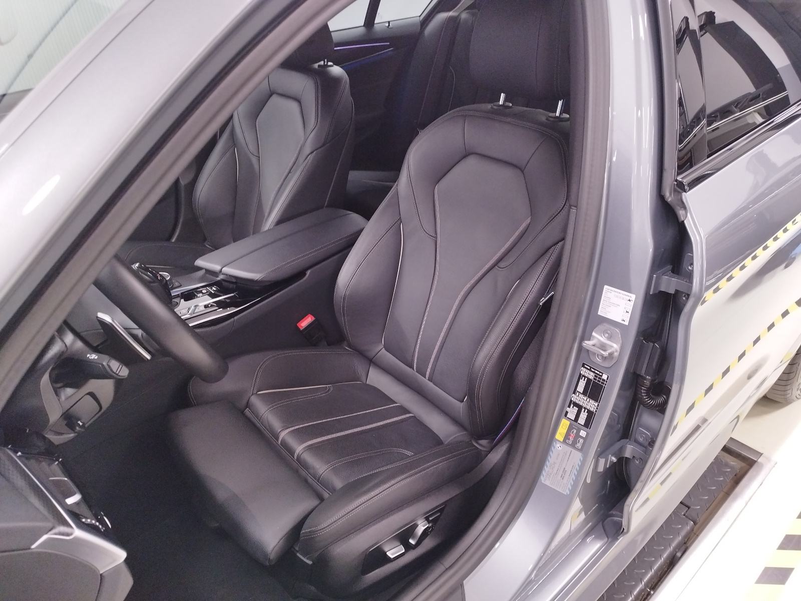 BMW 5 G30 530e xDrive *** M paket *** Hybrid ***, fotografija 7