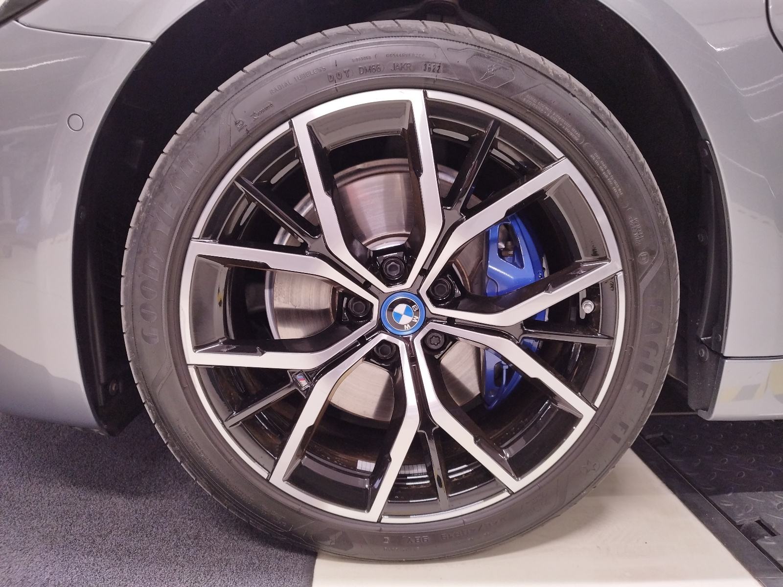 BMW 5 G30 530e xDrive *** M paket *** Hybrid ***, fotografija 19