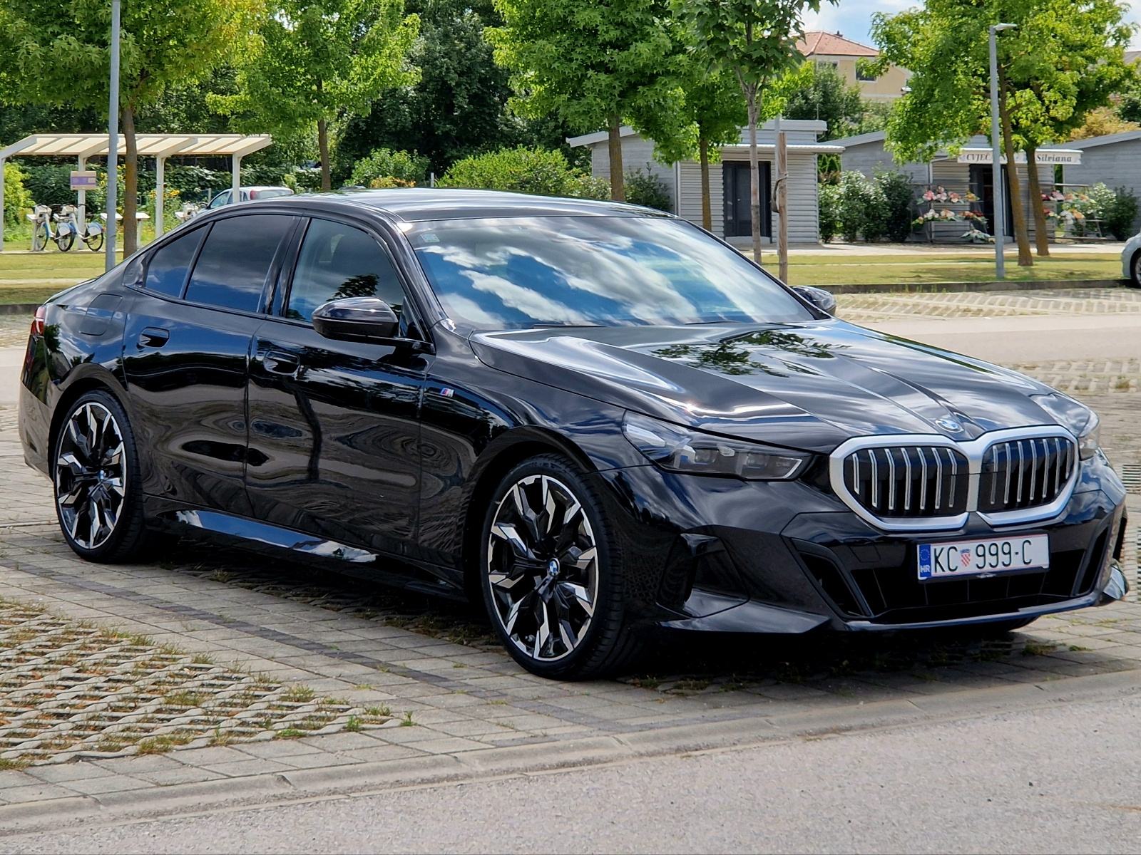 BMW 520 D M-SPORT - *HEAD-UP+PANORAMA - REG.08/2026 - U SUSTAVU PDV-A*, fotografija 4