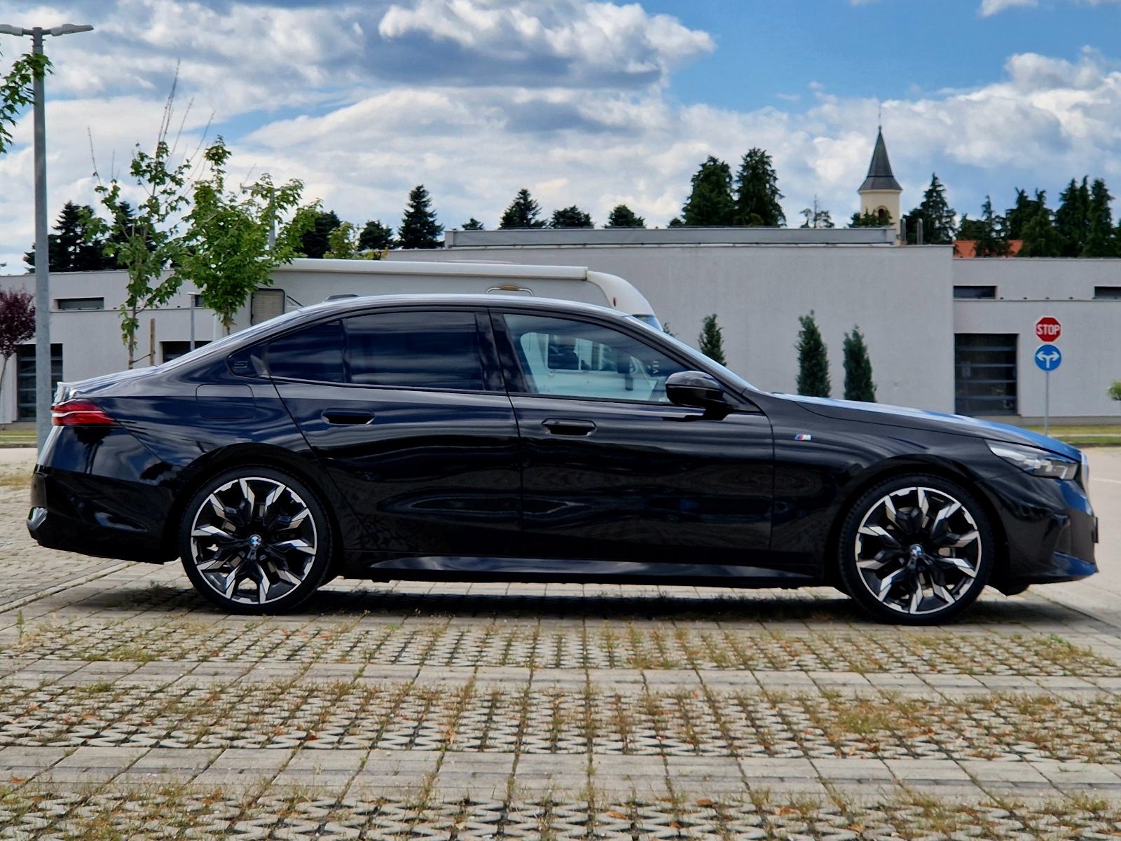 BMW 520 D M-SPORT - *HEAD-UP+PANORAMA - REG.08/2026 - U SUSTAVU PDV-A*, fotografija 5