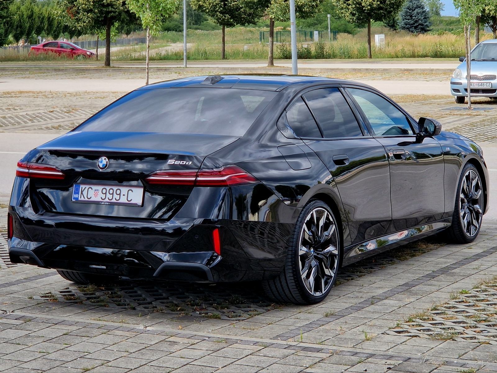 BMW 520 D M-SPORT - *HEAD-UP+PANORAMA - REG.08/2026 - U SUSTAVU PDV-A*, fotografija 6