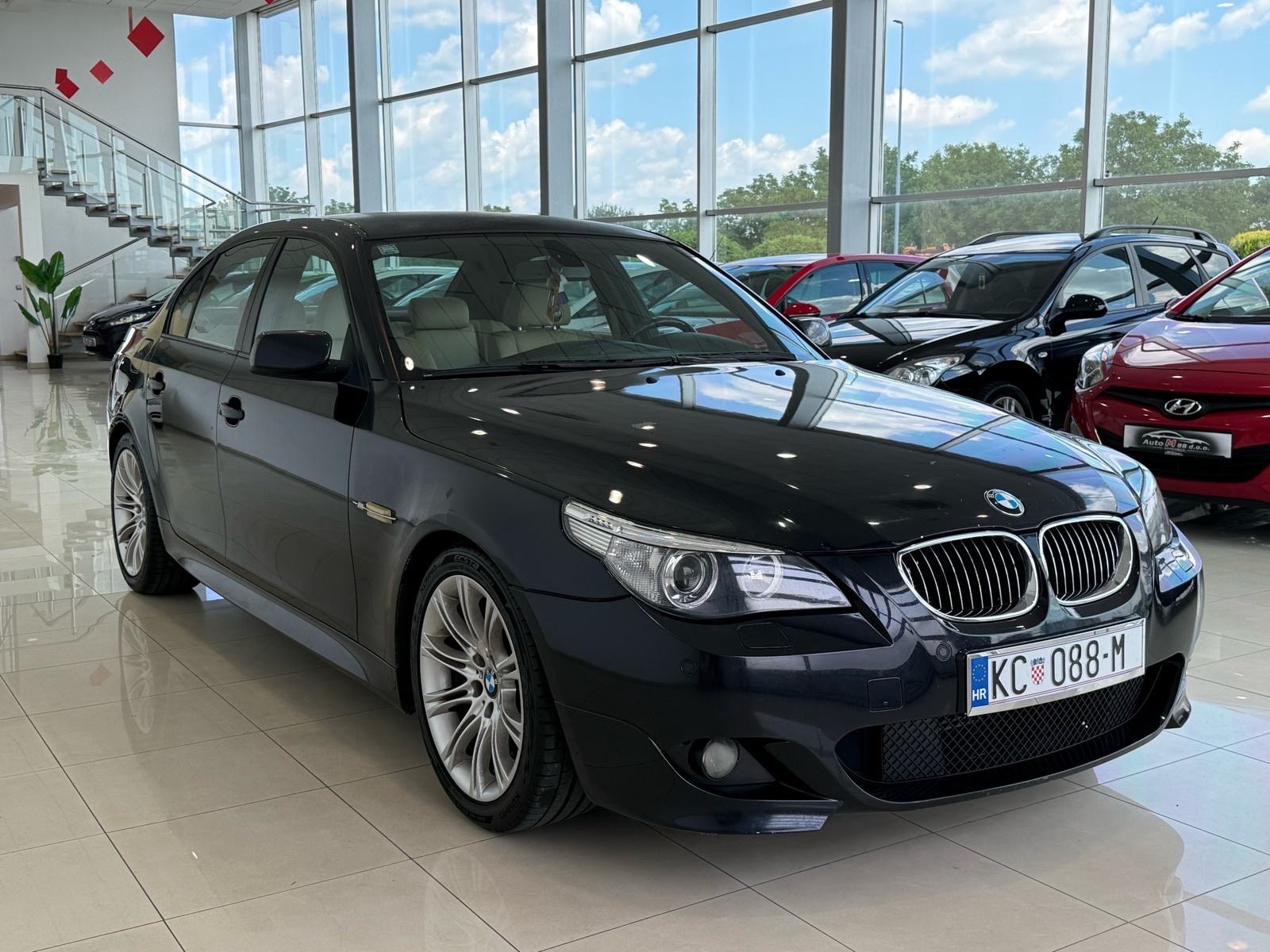 BMW 520 D⭐️REG3/27⭐️M PAKET⭐️SERVISNA⭐️VLASNIK 10 GODINA⭐️, fotografija 5