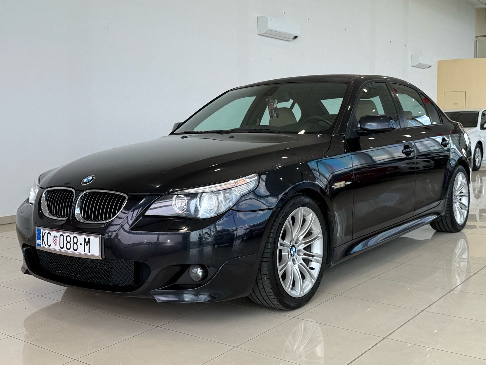 BMW 520 D⭐️REG3/27⭐️M PAKET⭐️SERVISNA⭐️VLASNIK 10 GODINA⭐️, fotografija 10