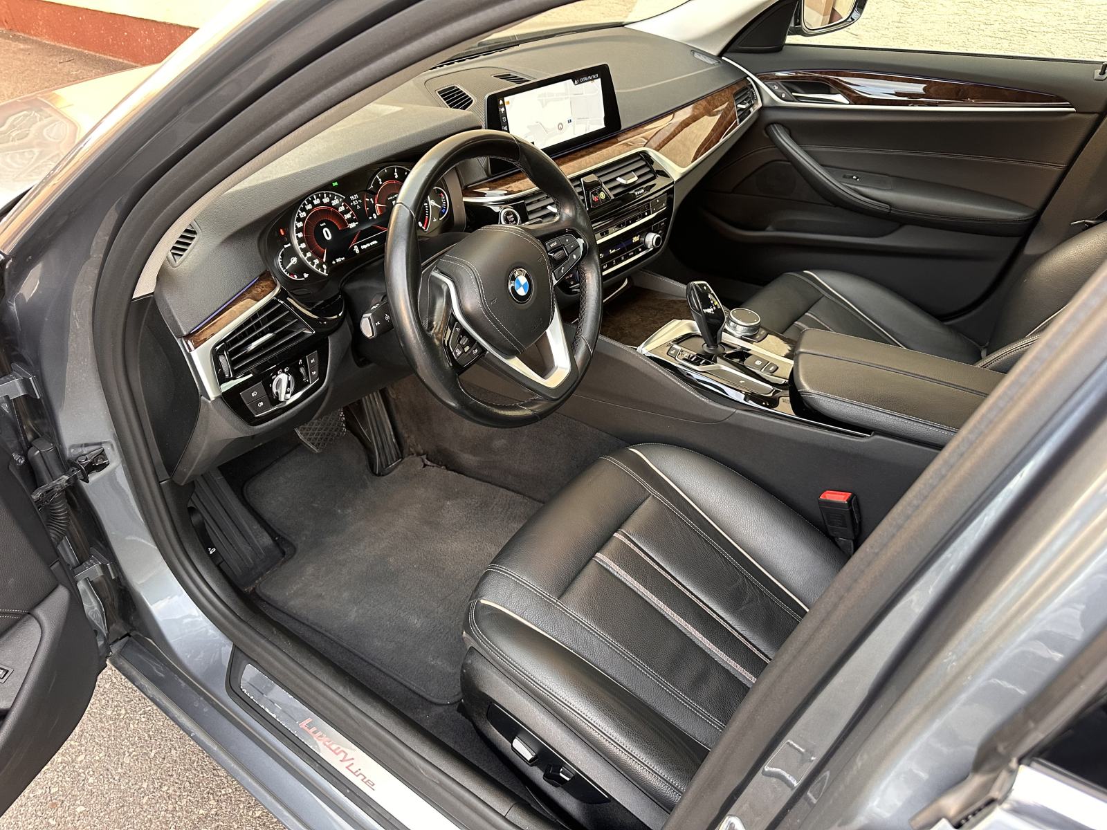 BMW 520d,2018.god.reg.12/26.god.Luxury-line,NAVI,LED,KOŽA,LEASING!!!!!, fotografija 14