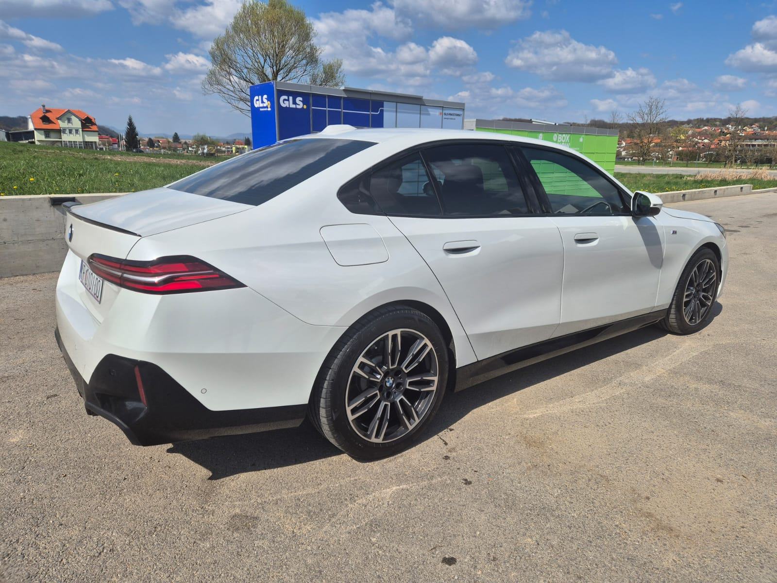 BMW 520d, 2024., M PAKET, TOP STANJE, SERVISNA, REG., fotografija 8