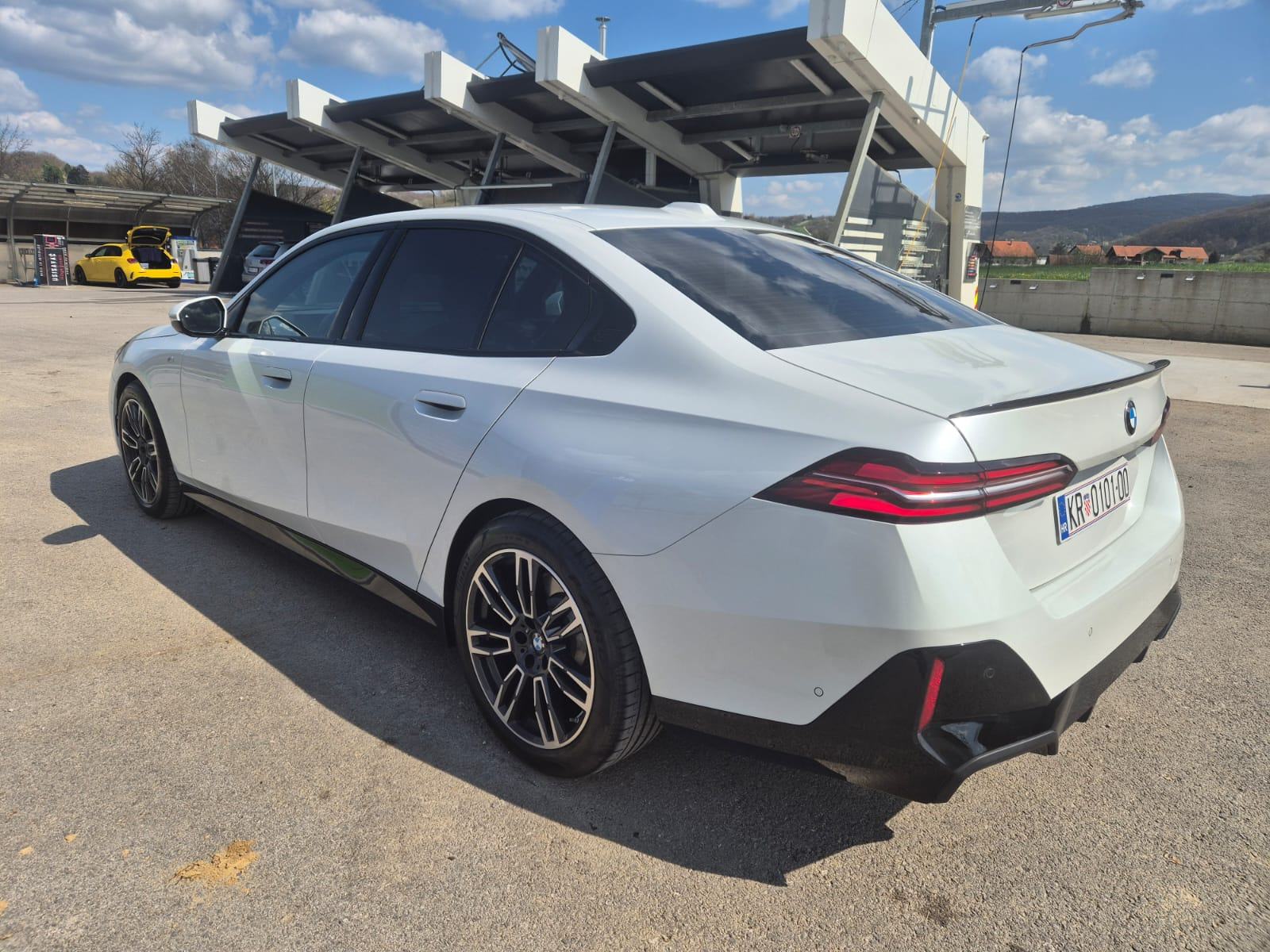 BMW 520d, 2024., M PAKET, TOP STANJE, SERVISNA, REG., fotografija 4