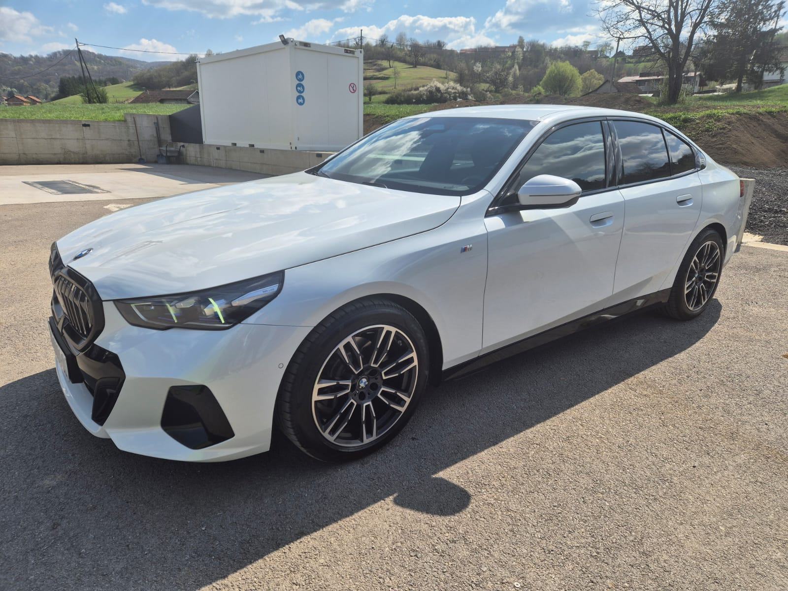 BMW 520d, 2024., M PAKET, TOP STANJE, SERVISNA, REG., fotografija 2