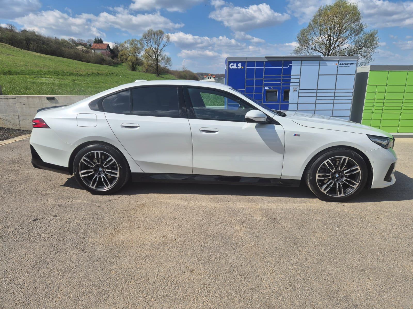 BMW 520d, 2024., M PAKET, TOP STANJE, SERVISNA, REG., fotografija 9