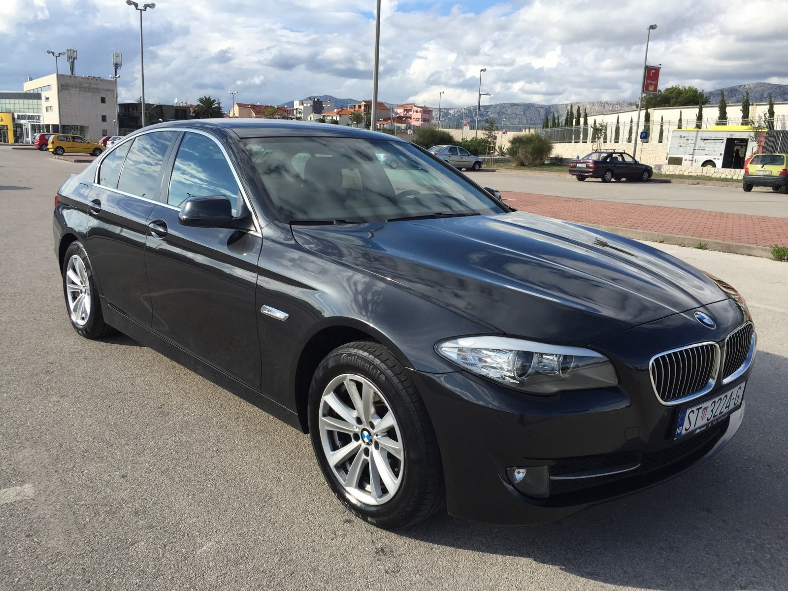 BMW 520d F10 automatik,full, reg do 10/17(na firmi-leasing-kartice ...