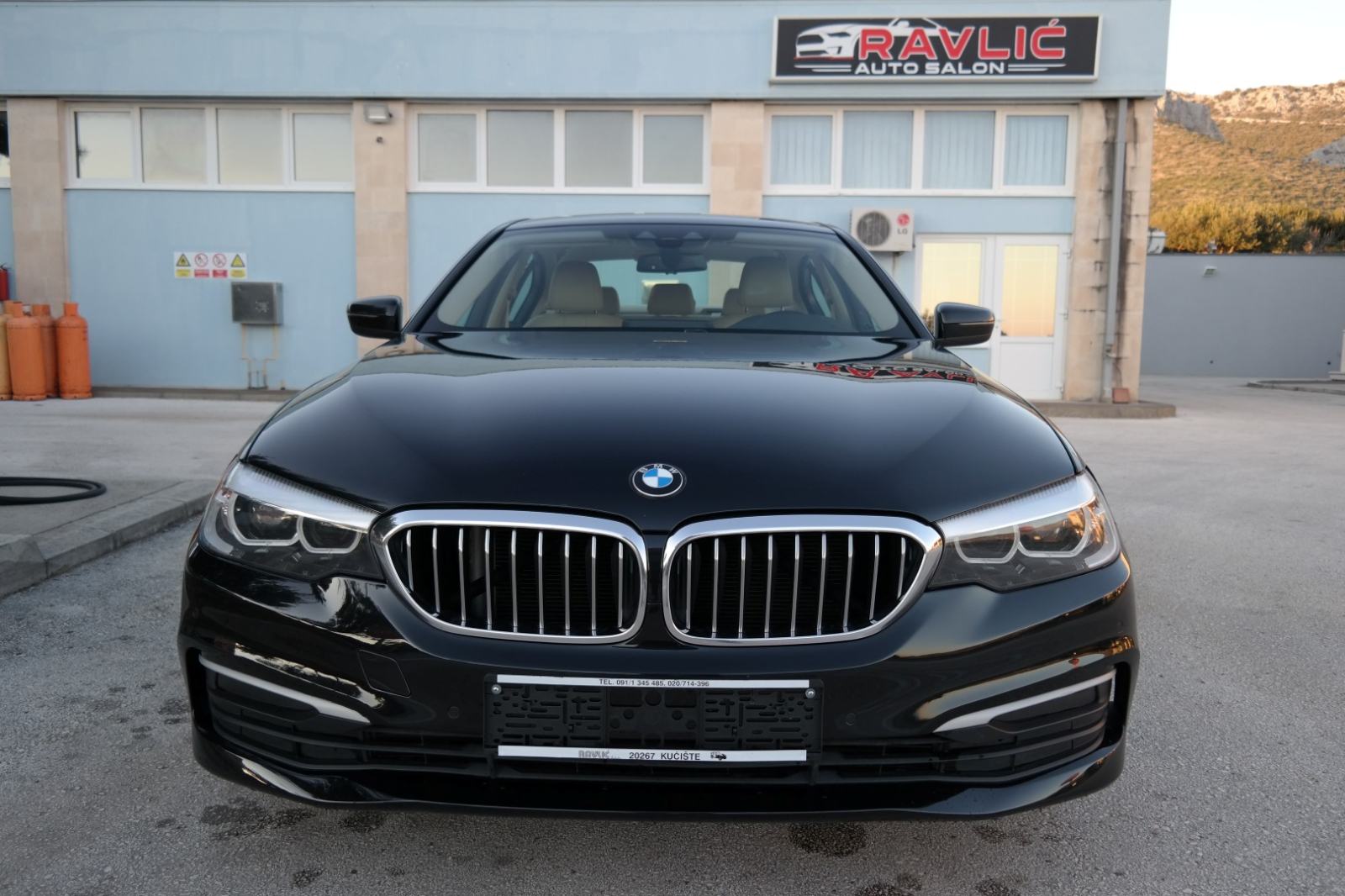 BMW 520d ksenon,navigacija,koža,servisna knjiga,kao novi, fotografija 2