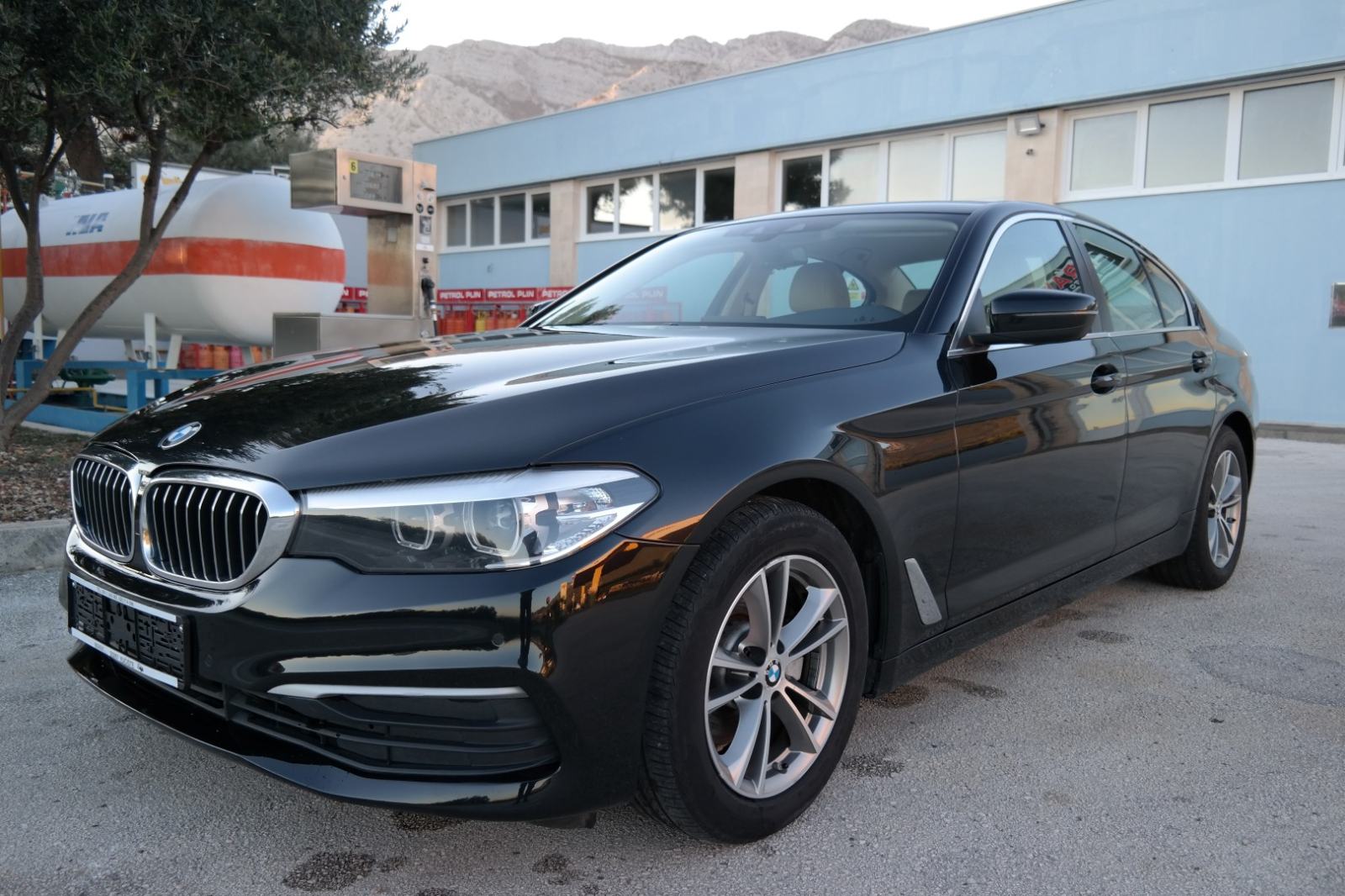 BMW 520d ksenon,navigacija,koža,servisna knjiga,kao novi, fotografija 3