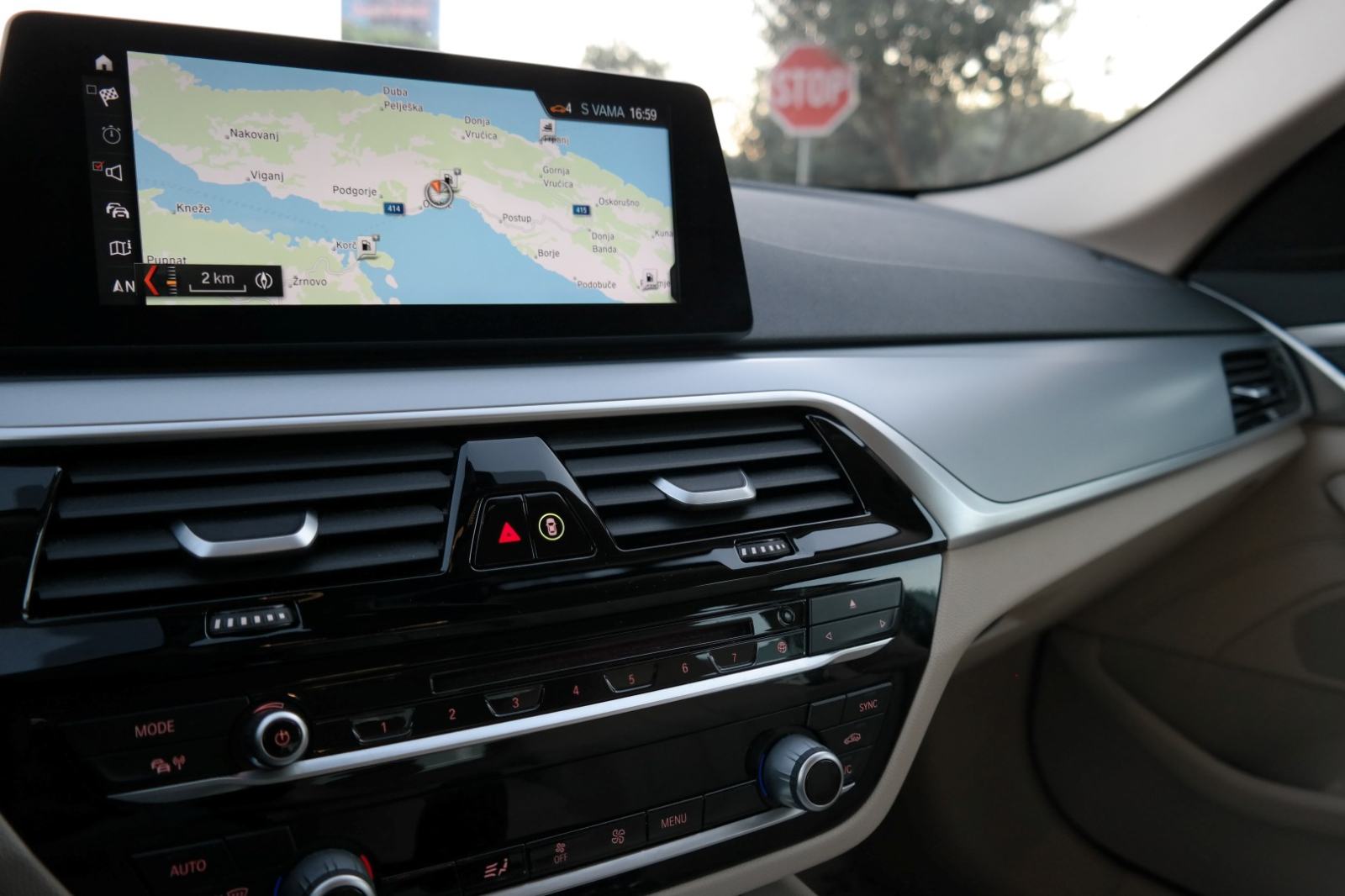 BMW 520d ksenon,navigacija,koža,servisna knjiga,kao novi, fotografija 10