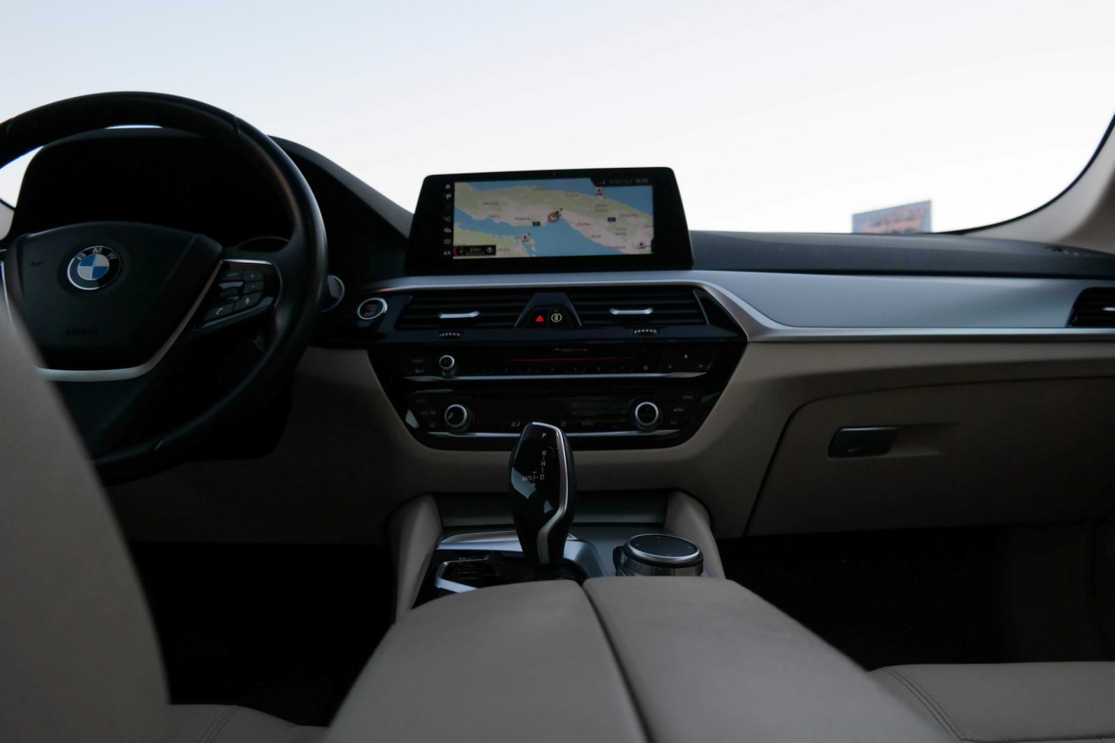 BMW 520d ksenon,navigacija,koža,servisna knjiga,kao novi, fotografija 12
