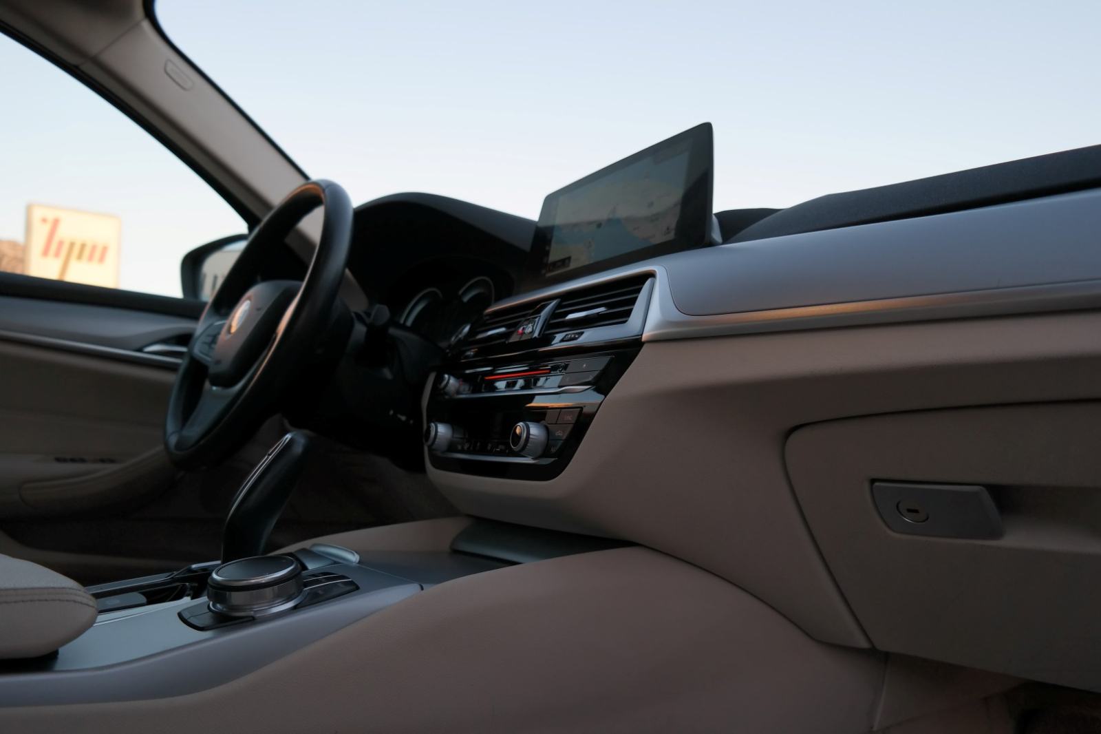 BMW 520d ksenon,navigacija,koža,servisna knjiga,kao novi, fotografija 18