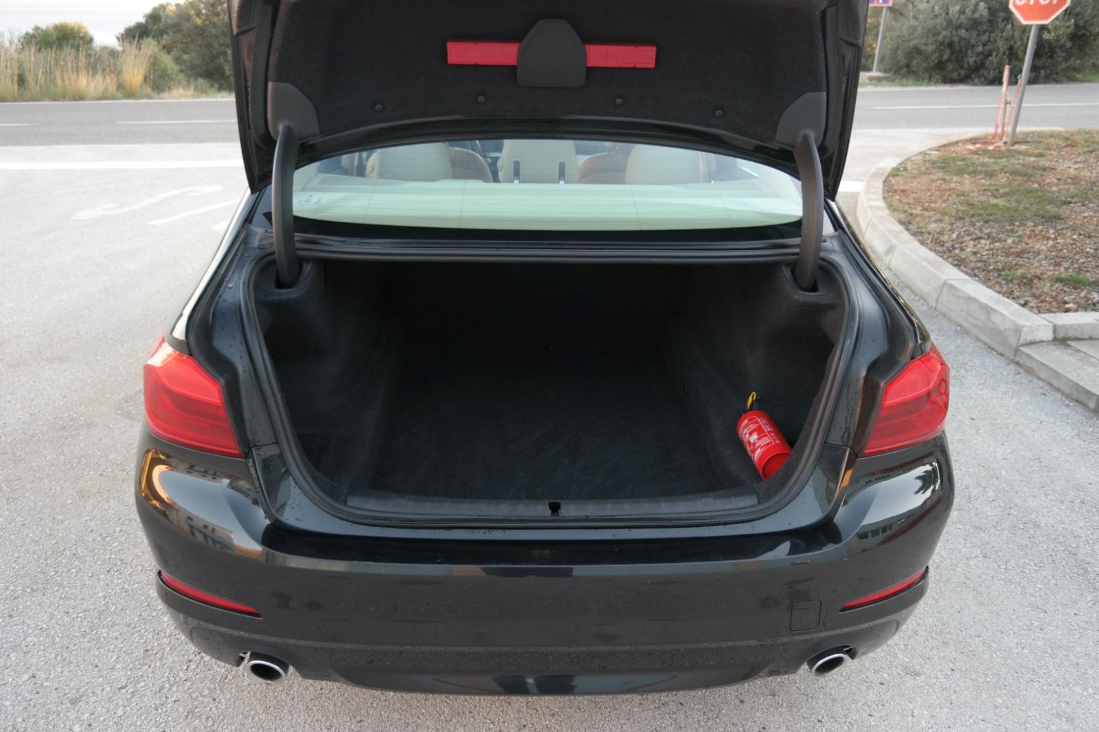 BMW 520d ksenon,navigacija,koža,servisna knjiga,kao novi, fotografija 19