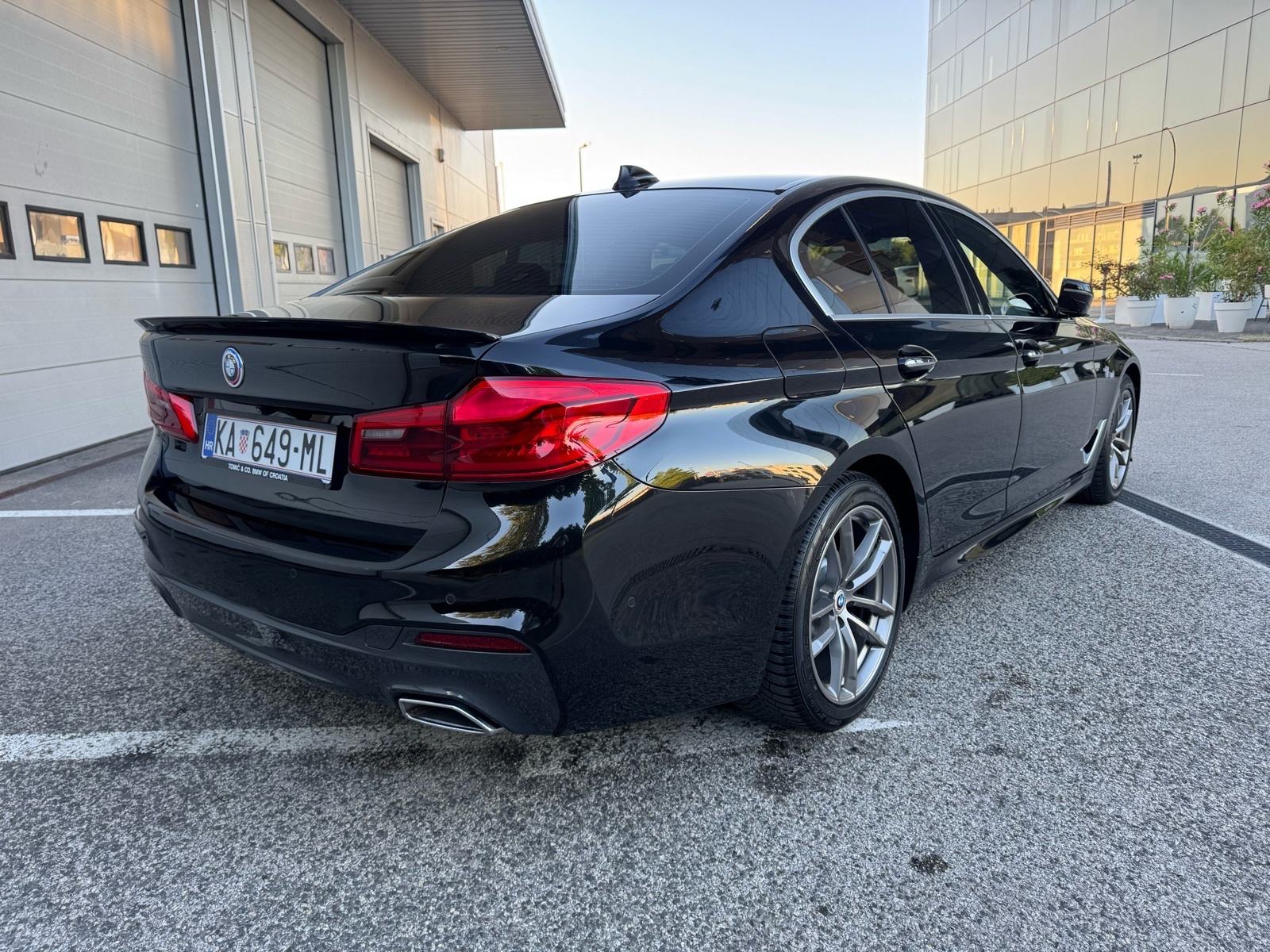 BMW 520d **///M PAKET,AUTOMATIK,REG 05/27,SERVISNA,4 KLJUČA,140 KW**, fotografija 5