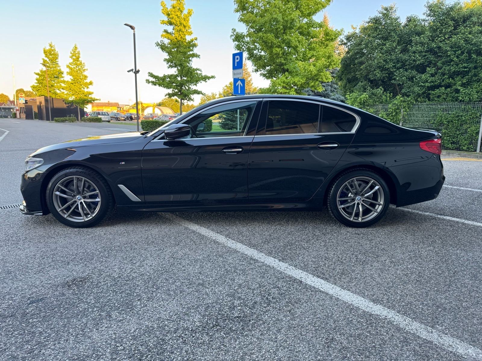 BMW 520d **///M PAKET,AUTOMATIK,REG 05/27,SERVISNA,4 KLJUČA,140 KW**, fotografija 2