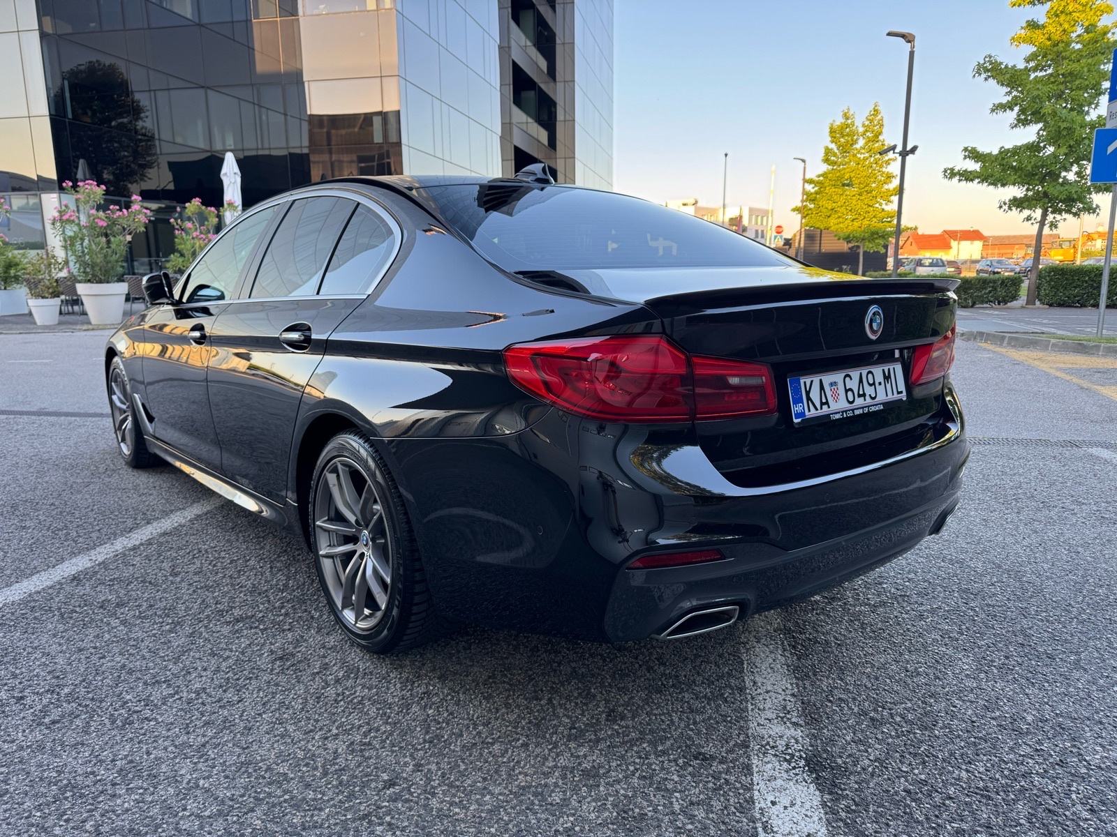 BMW 520d **///M PAKET,AUTOMATIK,REG 05/27,SERVISNA,4 KLJUČA,140 KW**, fotografija 3