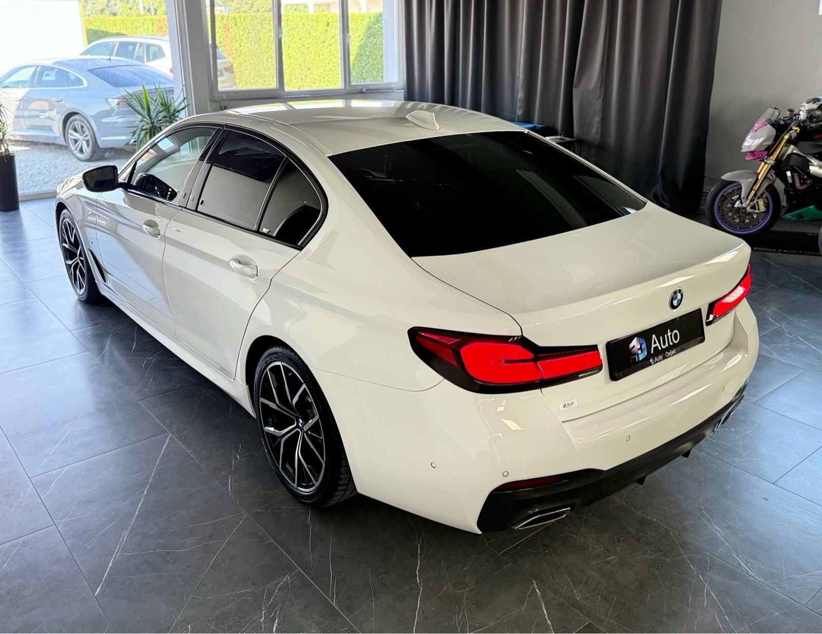 BMW 520d •M paket,Kamera,HuD,Ambilight,Navi,Alu 19”,65000 km,Jamstvo•, fotografija 11